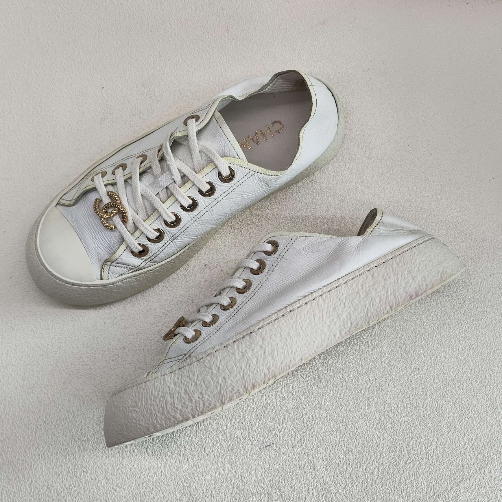 Chanel Chanel CC Logo Platform Sneakers Size 38 Size US 8 / IT 38 - 9 Thumbnail