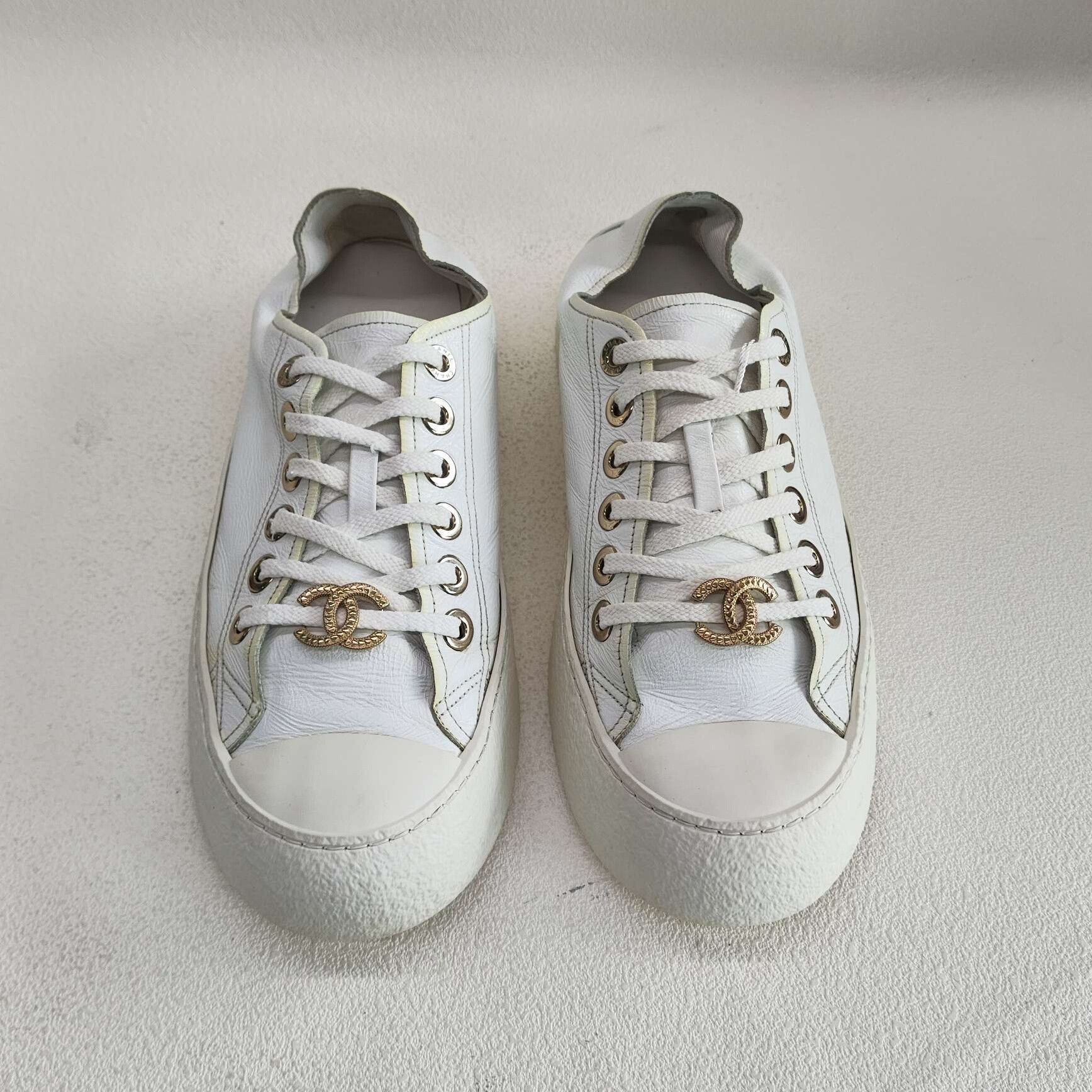 Chanel Chanel CC Logo Platform Sneakers Size 38 Size US 8 / IT 38 - 3 Thumbnail