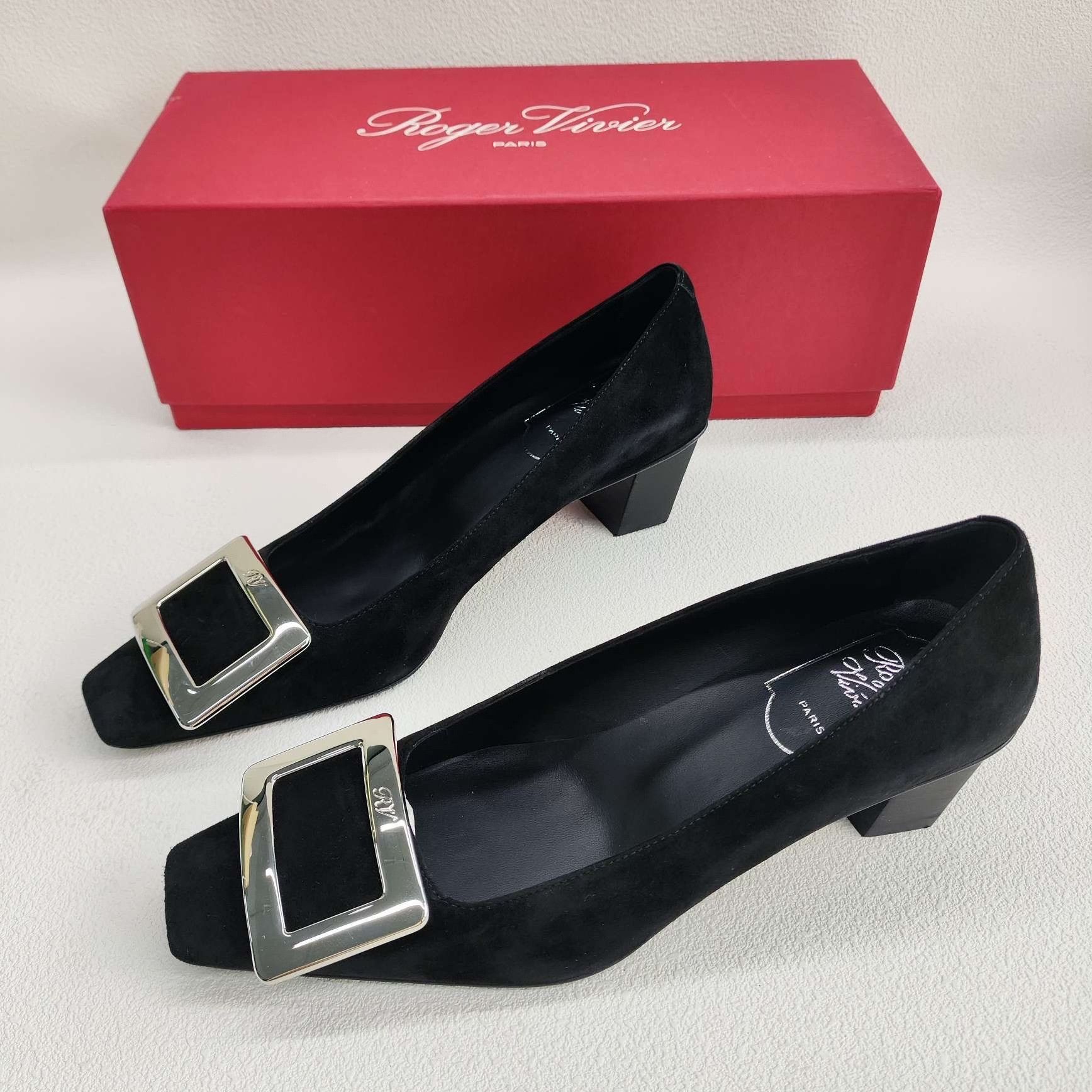 Roger Vivier Roger Vivier Suede Buckle Pumps Size 35 Size US 5 / IT 35 - 2 Thumbnail