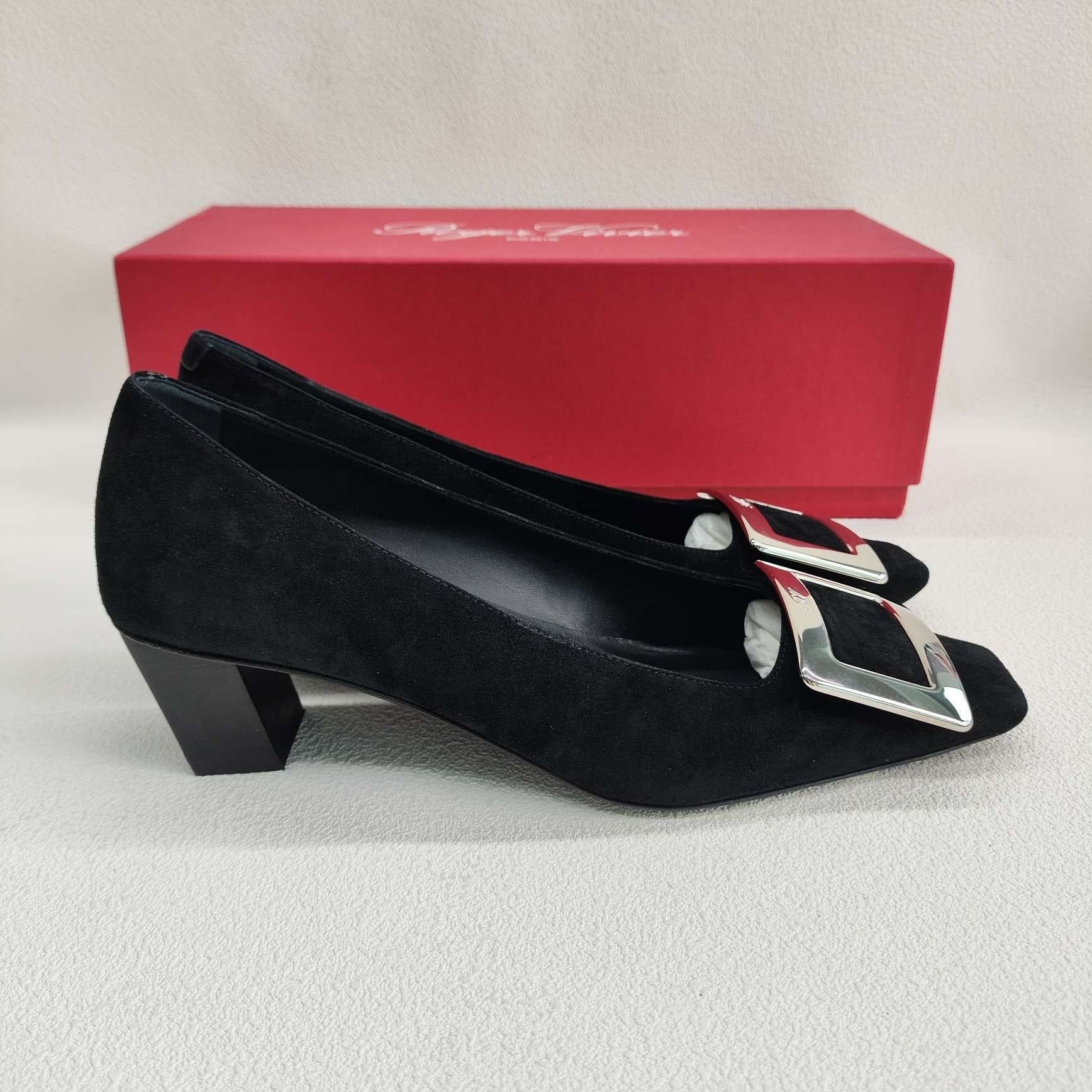 Roger Vivier Roger Vivier Suede Buckle Pumps Size 35 Size US 5 / IT 35 - 5 Thumbnail