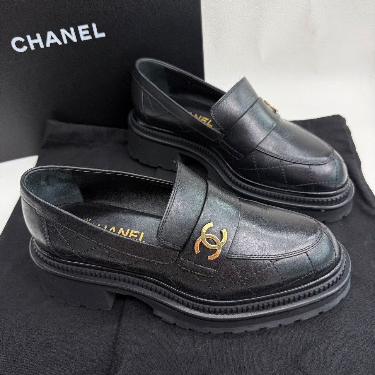 Chanel Chanel Quilted Leather Loafers Size 37 Size US 7 / IT 37 - 5 Thumbnail