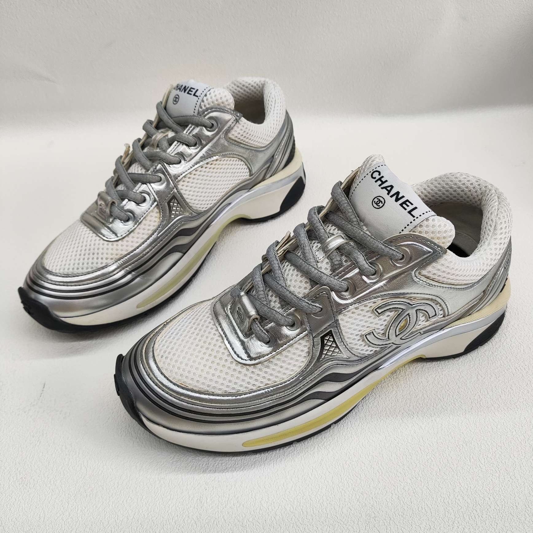 Chanel Chanel Metallic Logo Low-Top Sneakers Size 37.5 Size US 7.5 / IT 37.5 - 2 Thumbnail