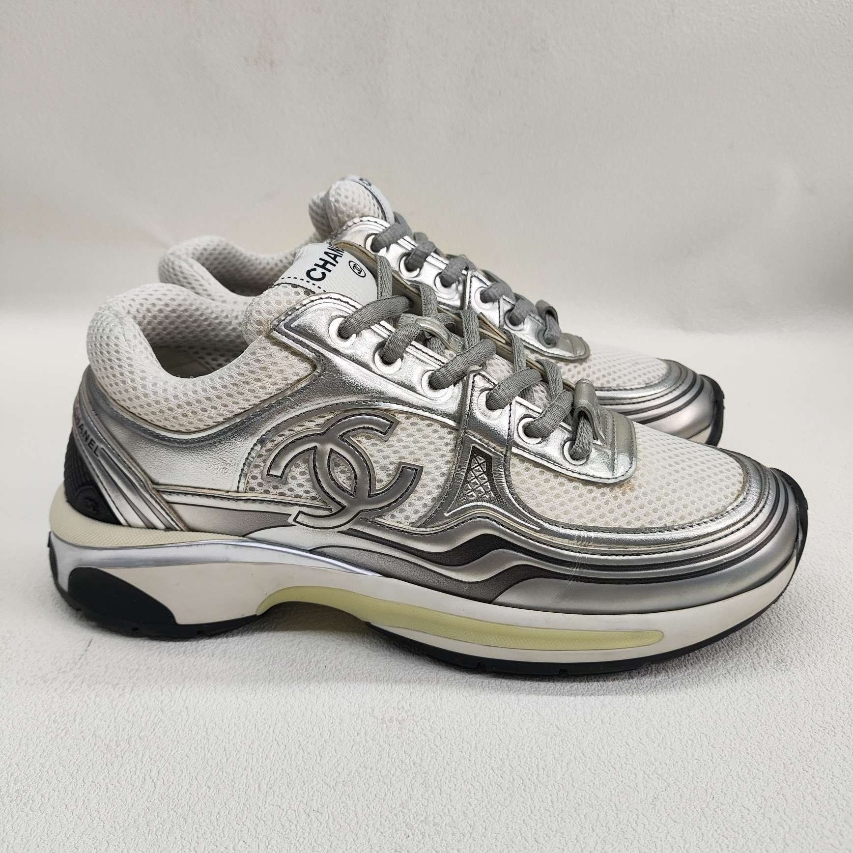 Chanel Chanel Metallic Logo Low-Top Sneakers Size 37.5 Size US 7.5 / IT 37.5 - 5 Thumbnail