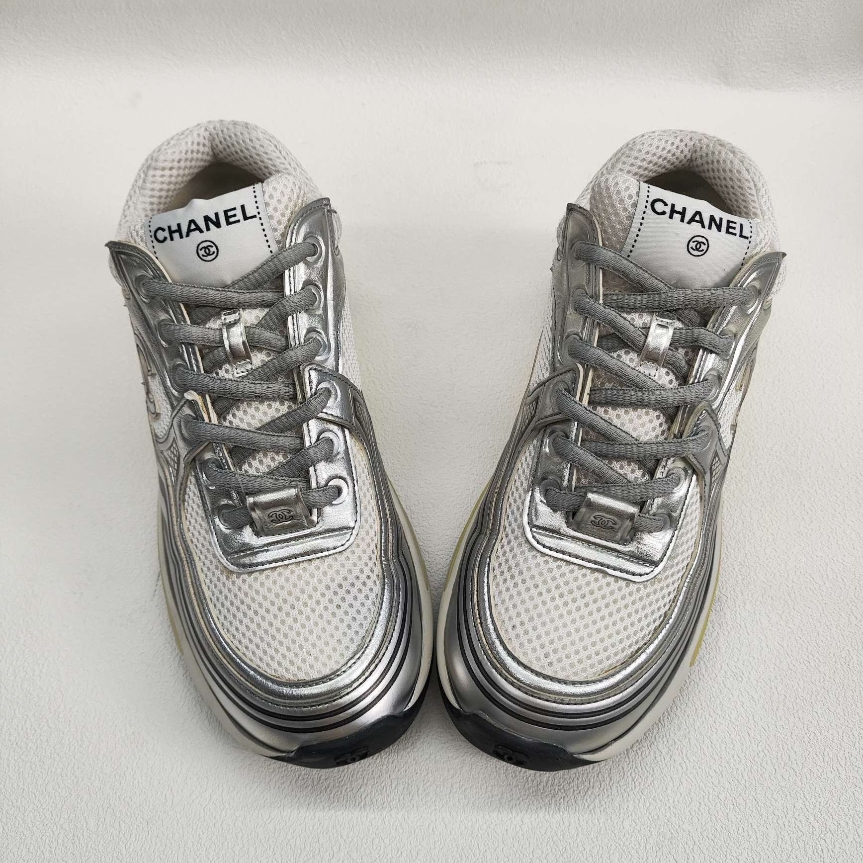 Chanel Chanel Metallic Logo Low-Top Sneakers Size 37.5 Size US 7.5 / IT 37.5 - 10 Thumbnail