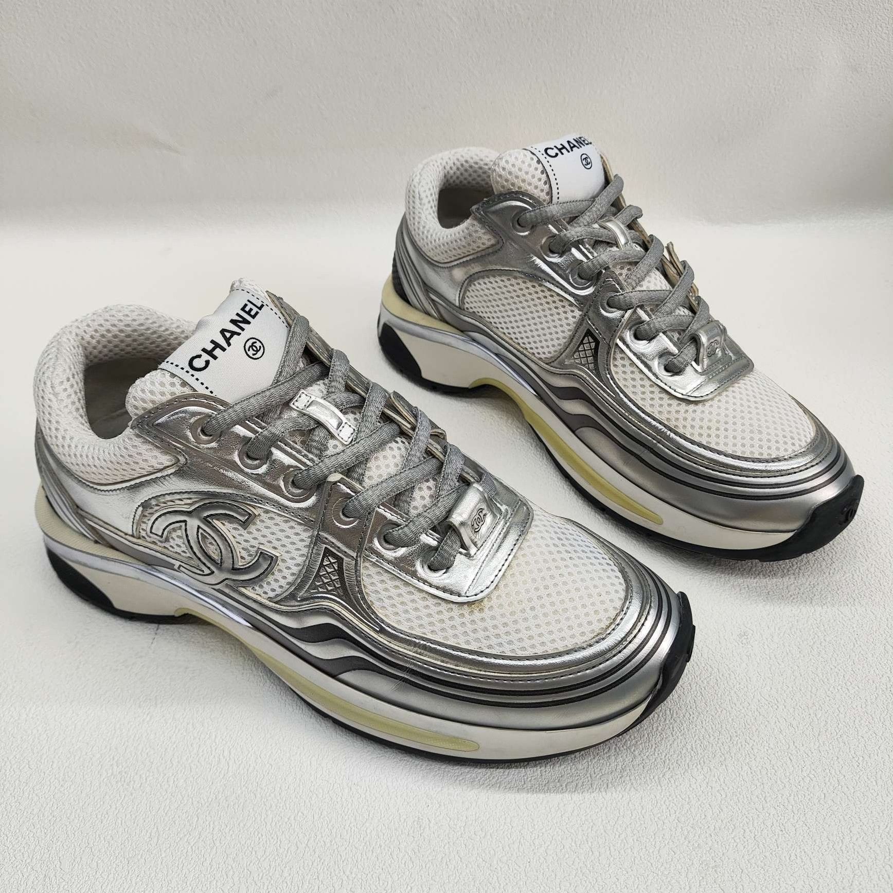 Chanel Chanel Metallic Logo Low-Top Sneakers Size 37.5 Size US 7.5 / IT 37.5 - 4 Thumbnail