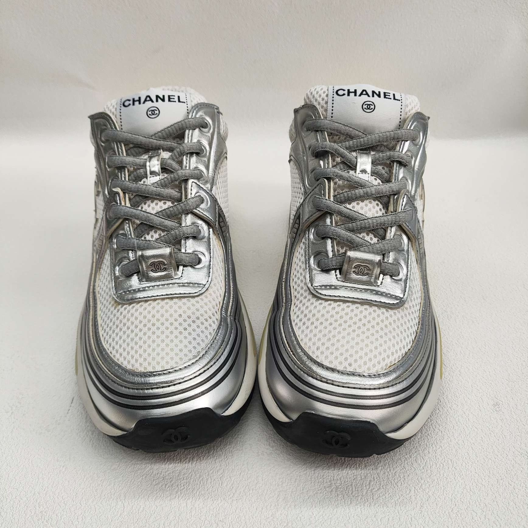 Chanel Chanel Metallic Logo Low-Top Sneakers Size 37.5 Size US 7.5 / IT 37.5 - 3 Thumbnail