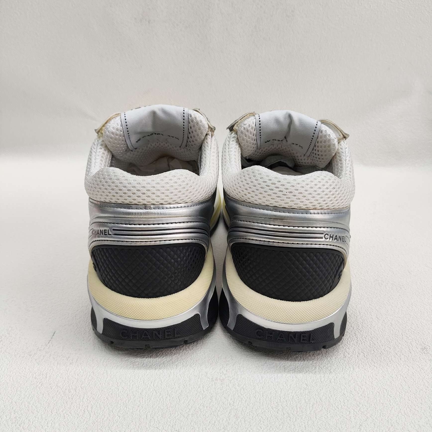 Chanel Chanel Metallic Logo Low-Top Sneakers Size 37.5 Size US 7.5 / IT 37.5 - 6 Thumbnail