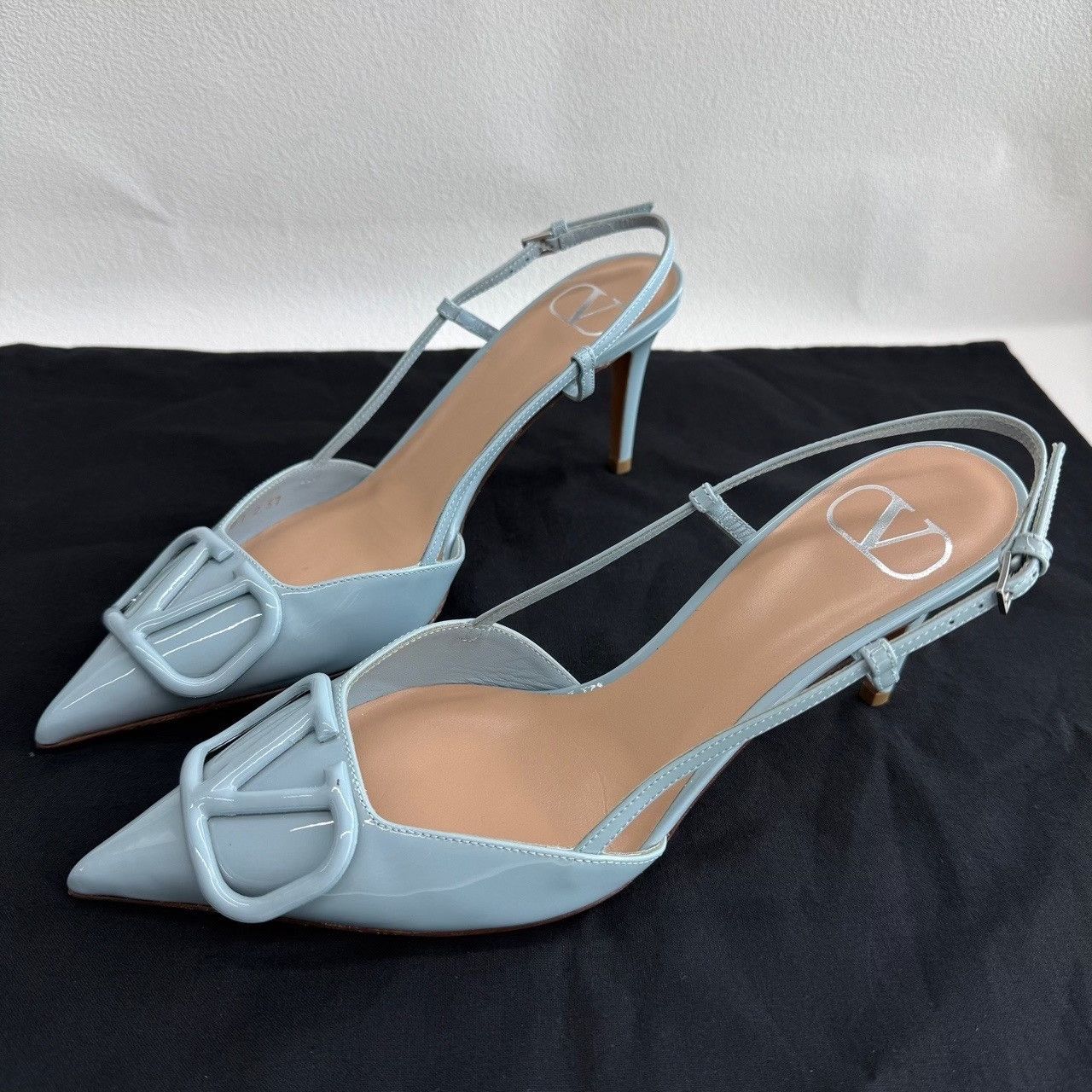 Valentino Valentino VLogo Signature Patent Heels 37 Size US 7 / IT 37 - 2 Thumbnail
