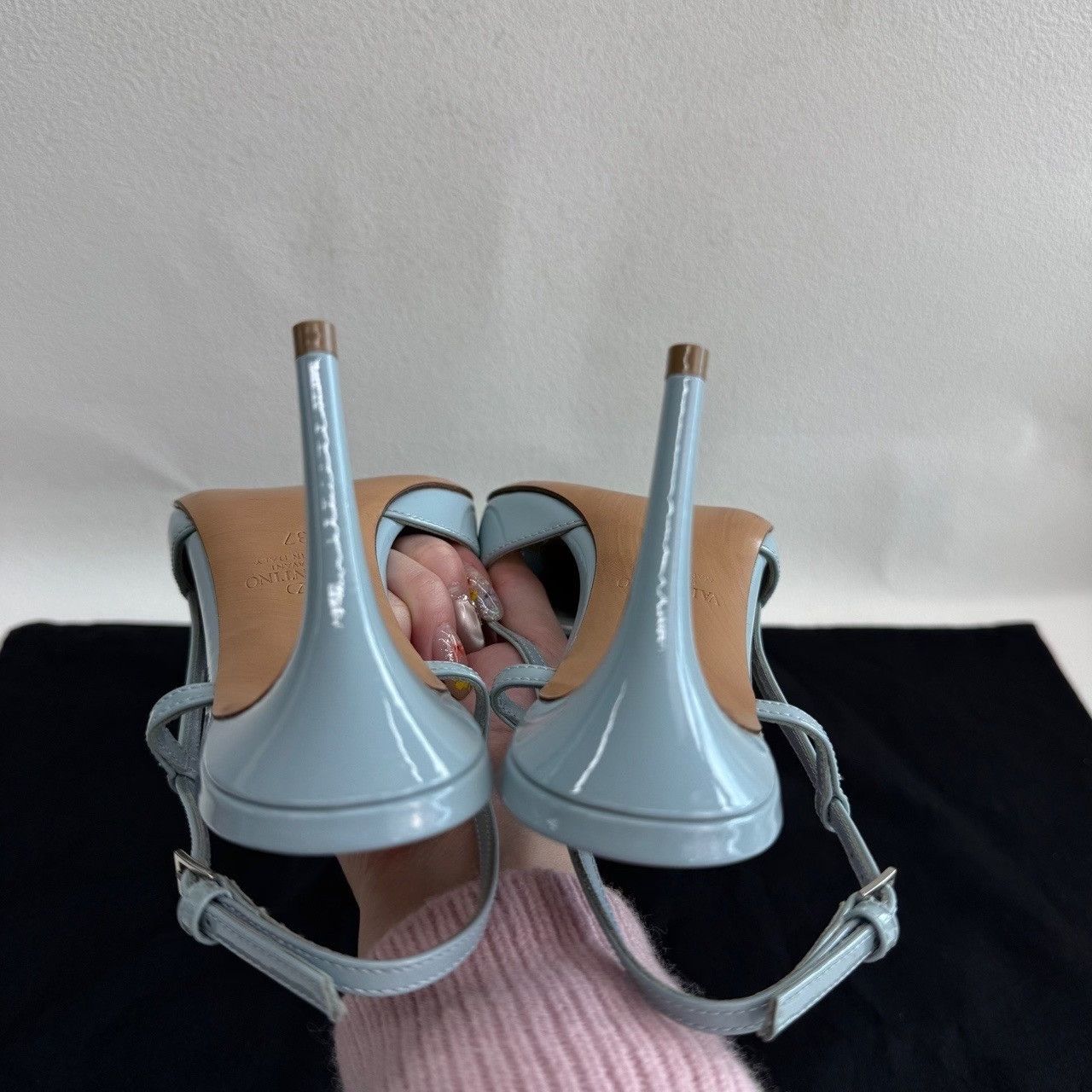 Valentino Valentino VLogo Signature Patent Heels 37 Size US 7 / IT 37 - 7 Thumbnail
