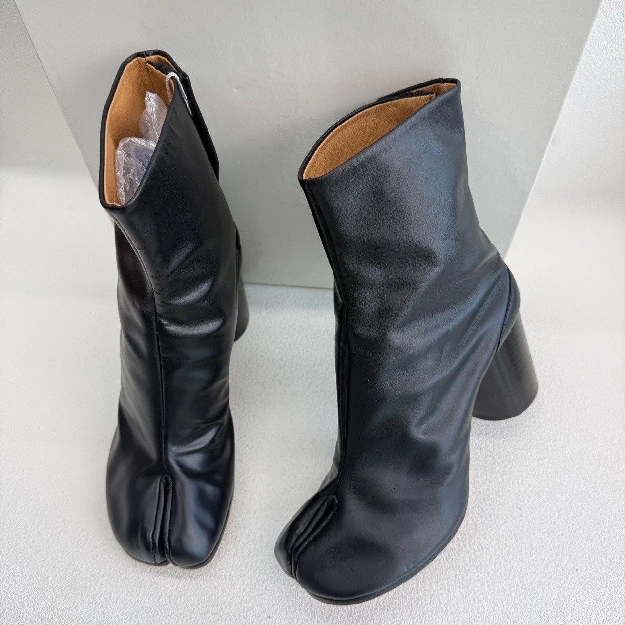 Maison Margiela Maison Margiela Black Leather Tabi Boots Size 38.5 Size US 8.5 / IT 38.5 - 10 Thumbnail