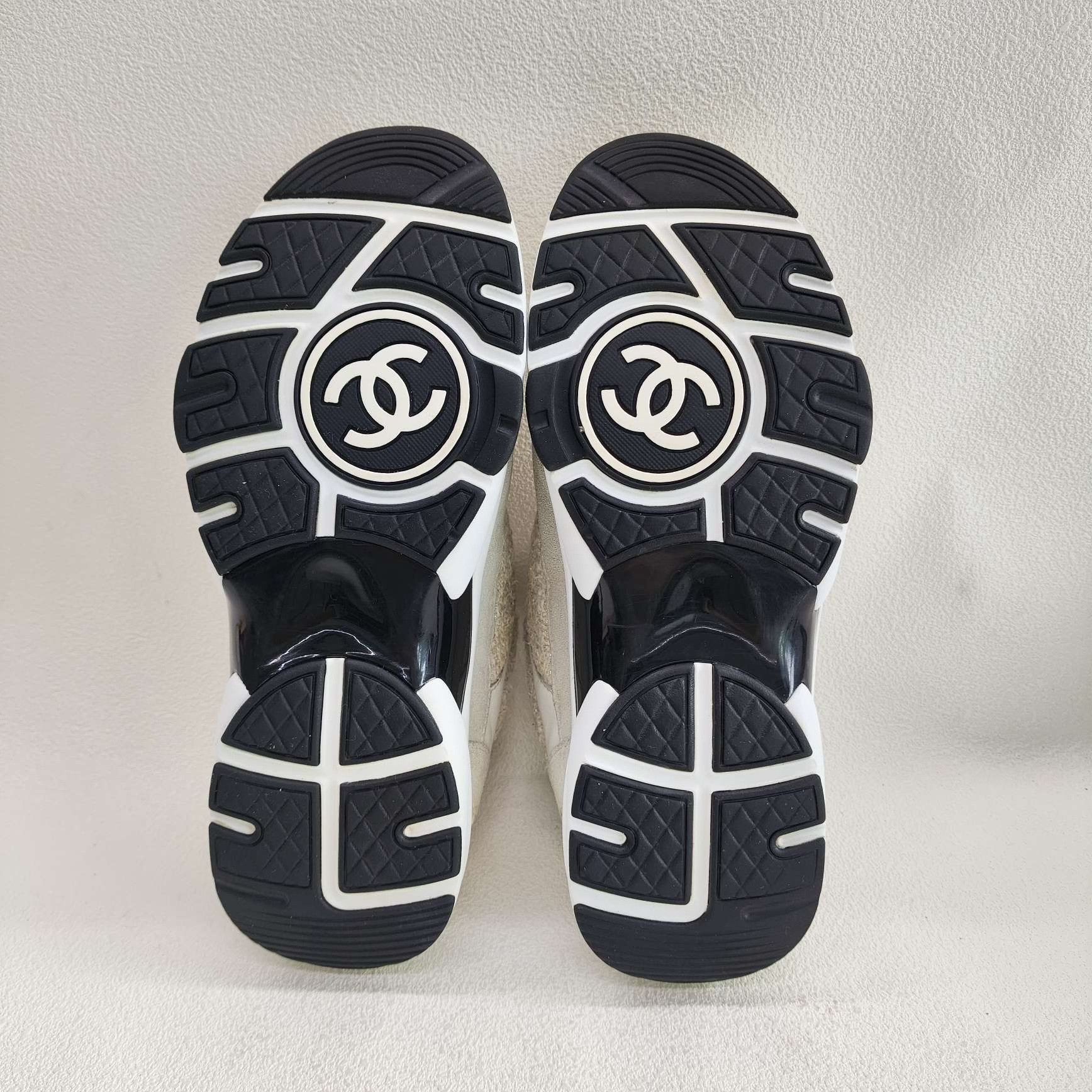 Chanel Chanel Logo Tweed Low-Top Sneakers Size 37 Size US 7 / IT 37 - 8 Thumbnail