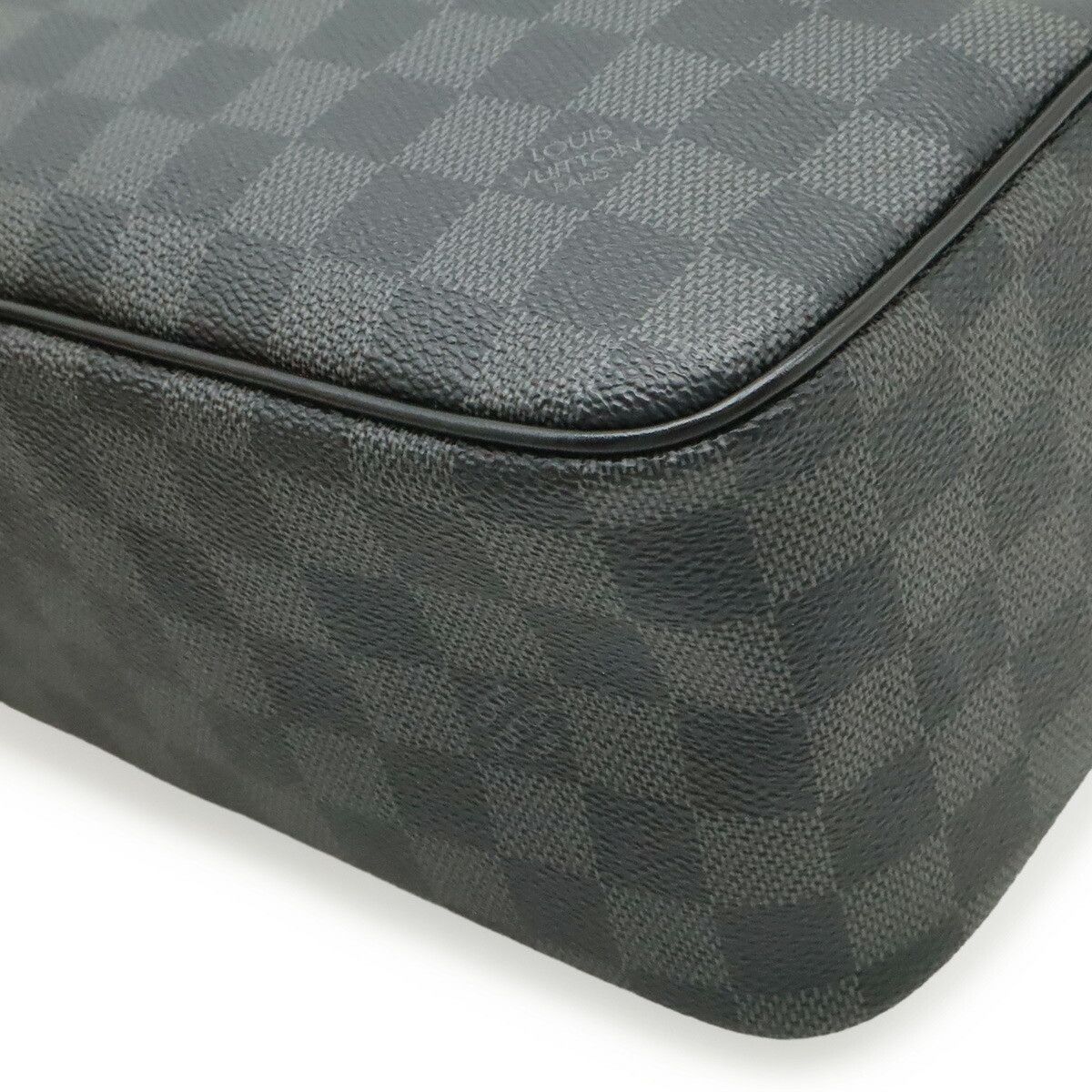 Louis Vuitton Louis Vuitton Louis Vuitton Damier Graphite Toiletry Pouch Textile Clutch Bag N47625 DUTY FREE for USA Size ONE SIZE - 3 Thumbnail