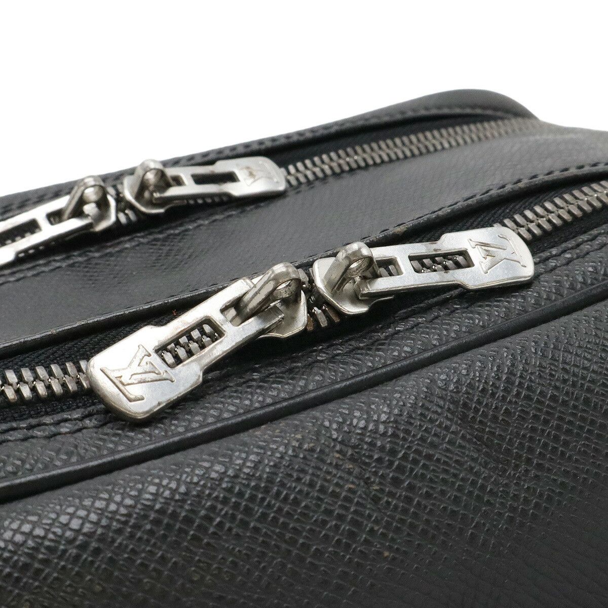 Louis Vuitton Louis Vuitton Louis Vuitton Taiga Shoulder Bag Leather Shoulder Bag M30152 DUTY FREE for USA Size ONE SIZE - 4 Thumbnail