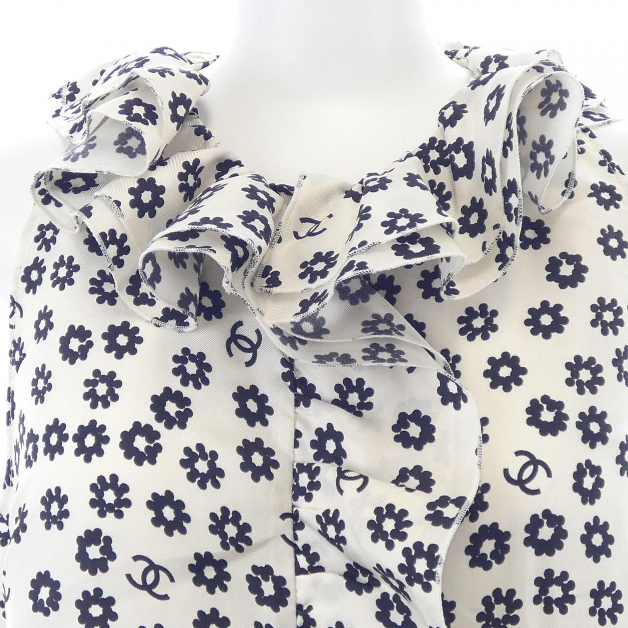 Chanel Chanel Chanel Silk Shirt Textile Tops P72306V63678 DUTY FREE for USA Size ONE SIZE - 6 Thumbnail