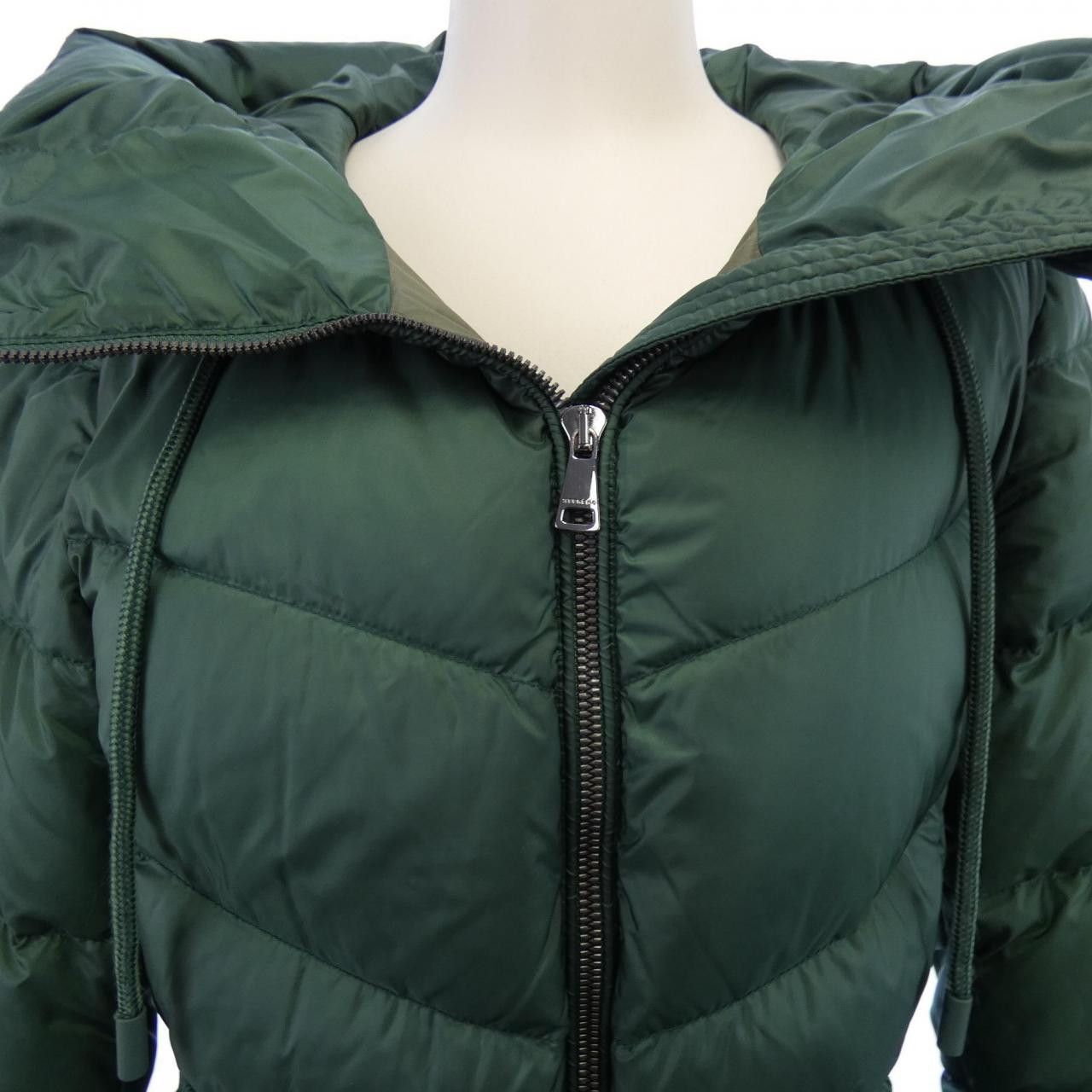 Max Mara Max Mara Max Mara Weekend Down Jacket Textile Outerwear 549604 DUTY FREE for USA Size ONE SIZE - 5 Thumbnail