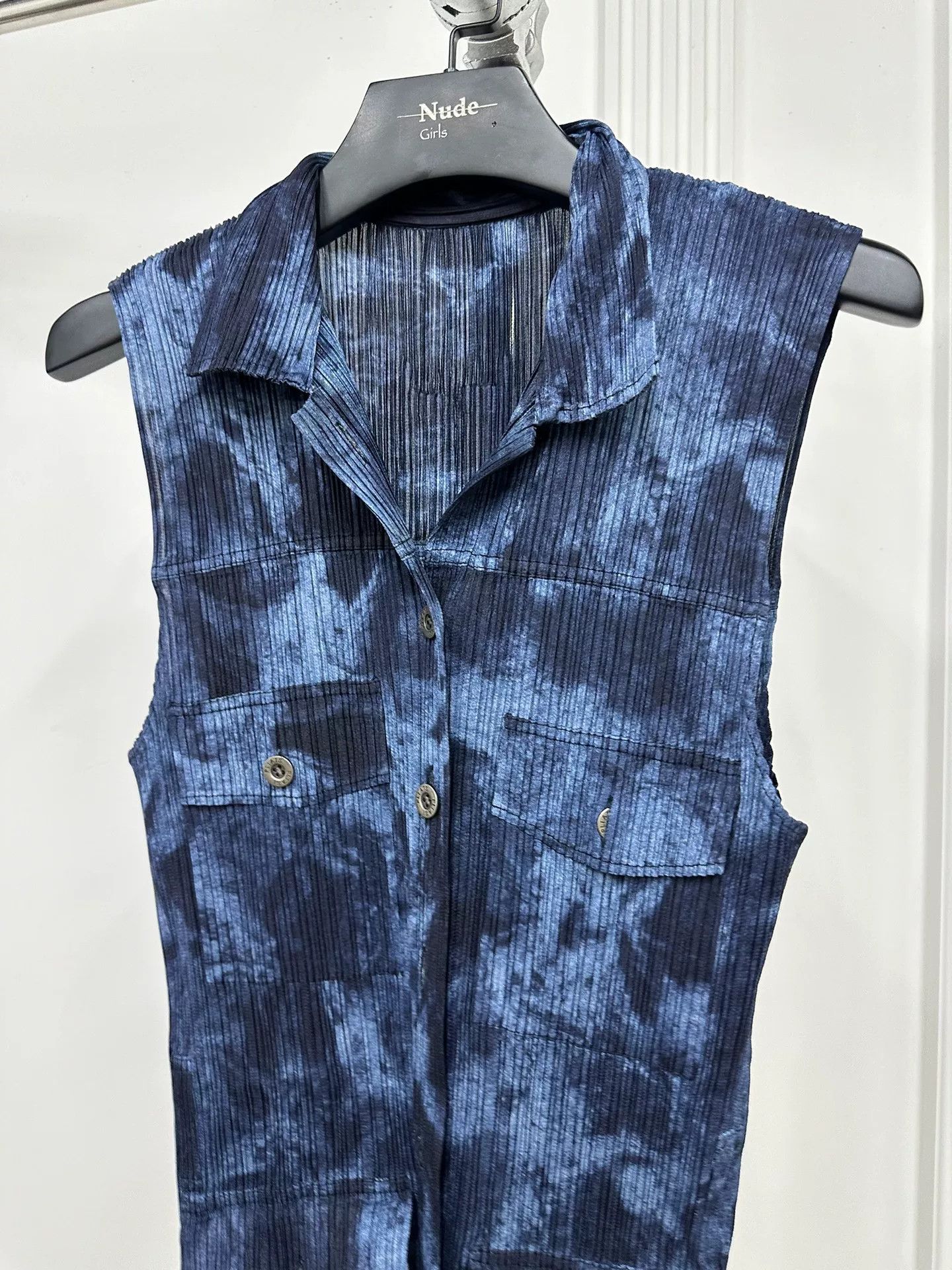 Pleats Please Issey Miyake Issey Miyake Pleats Please Tie-Dye Blue Four-Pocket Vest Size M / US 6-8 / IT 42-44 - 2 Thumbnail