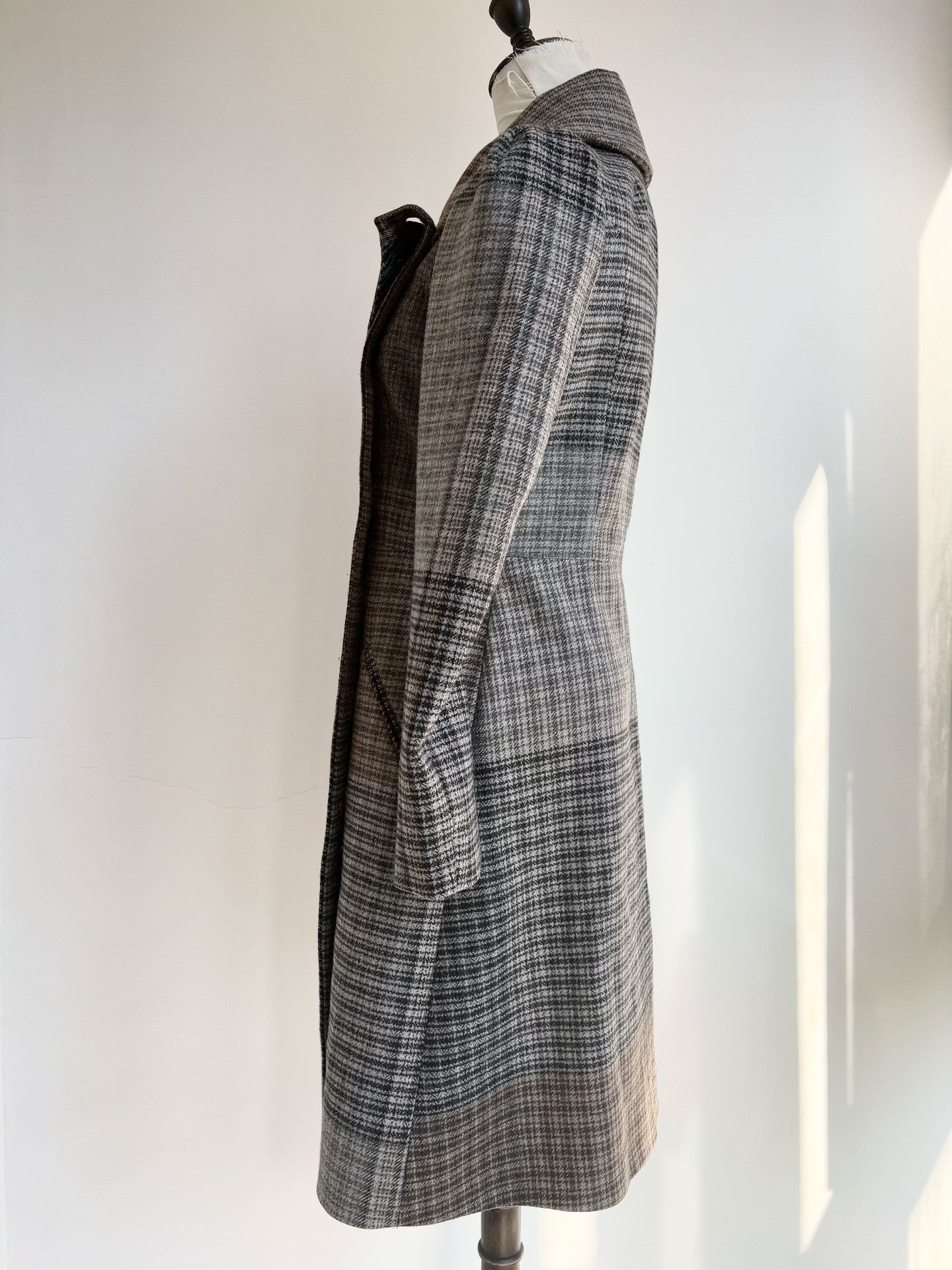 Vivienne Westwood Vivienne Westwood Gray Plaid Long Coat Size M / US 6-8 / IT 42-44 - 2 Thumbnail