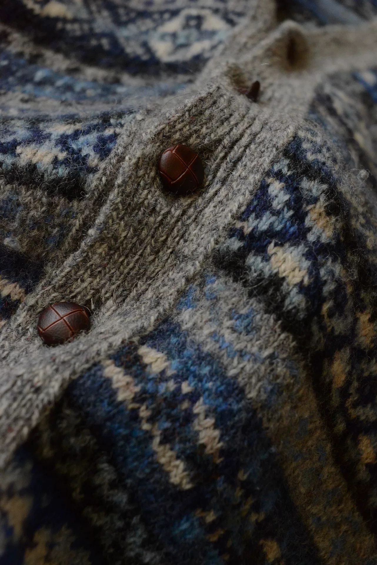 Vintage Vintage 1990s Jamieson's Shetland Wool Cardigan Size M / US 6-8 / IT 42-44 - 8 Thumbnail
