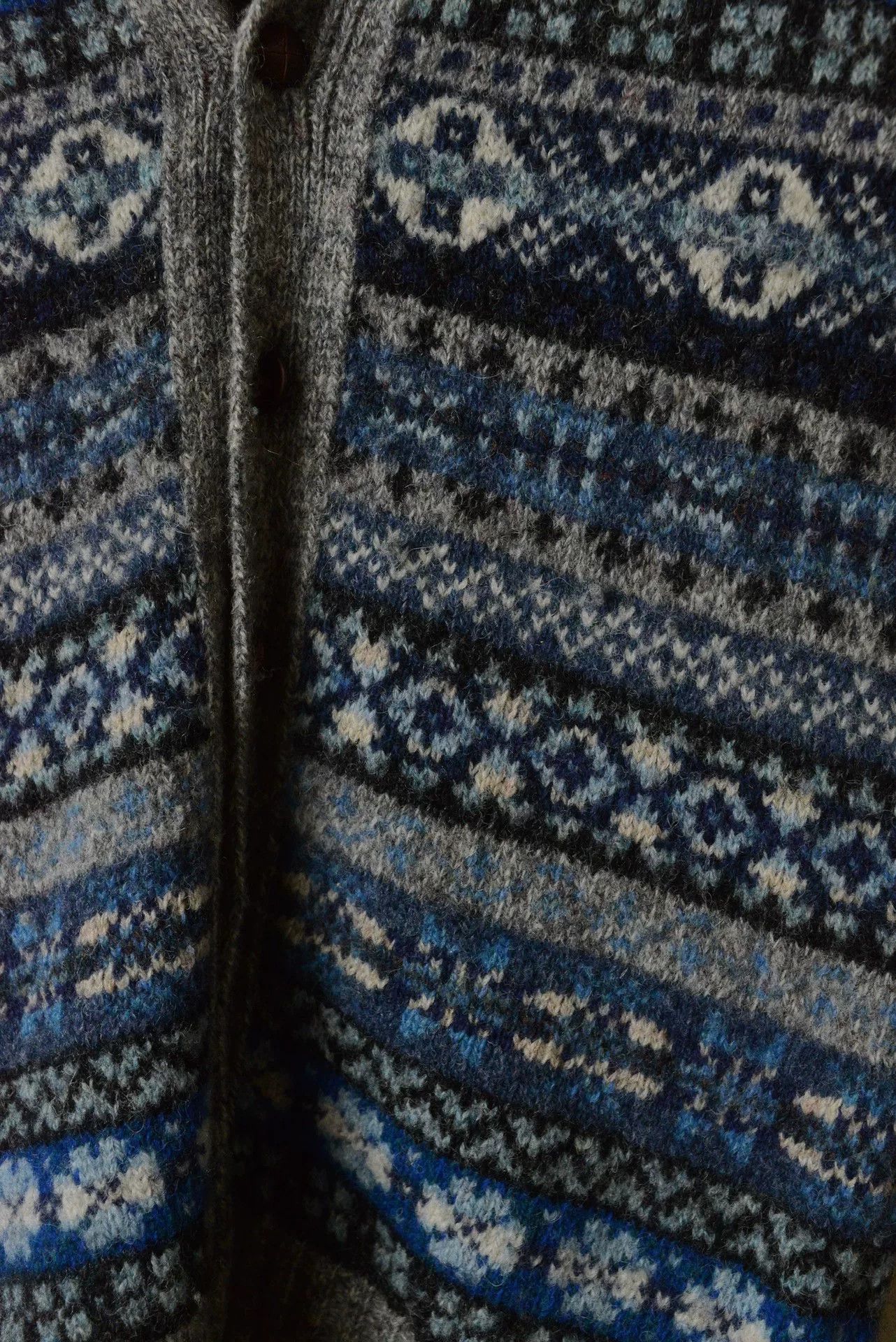 Vintage Vintage 1990s Jamieson's Shetland Wool Cardigan Size M / US 6-8 / IT 42-44 - 4 Thumbnail