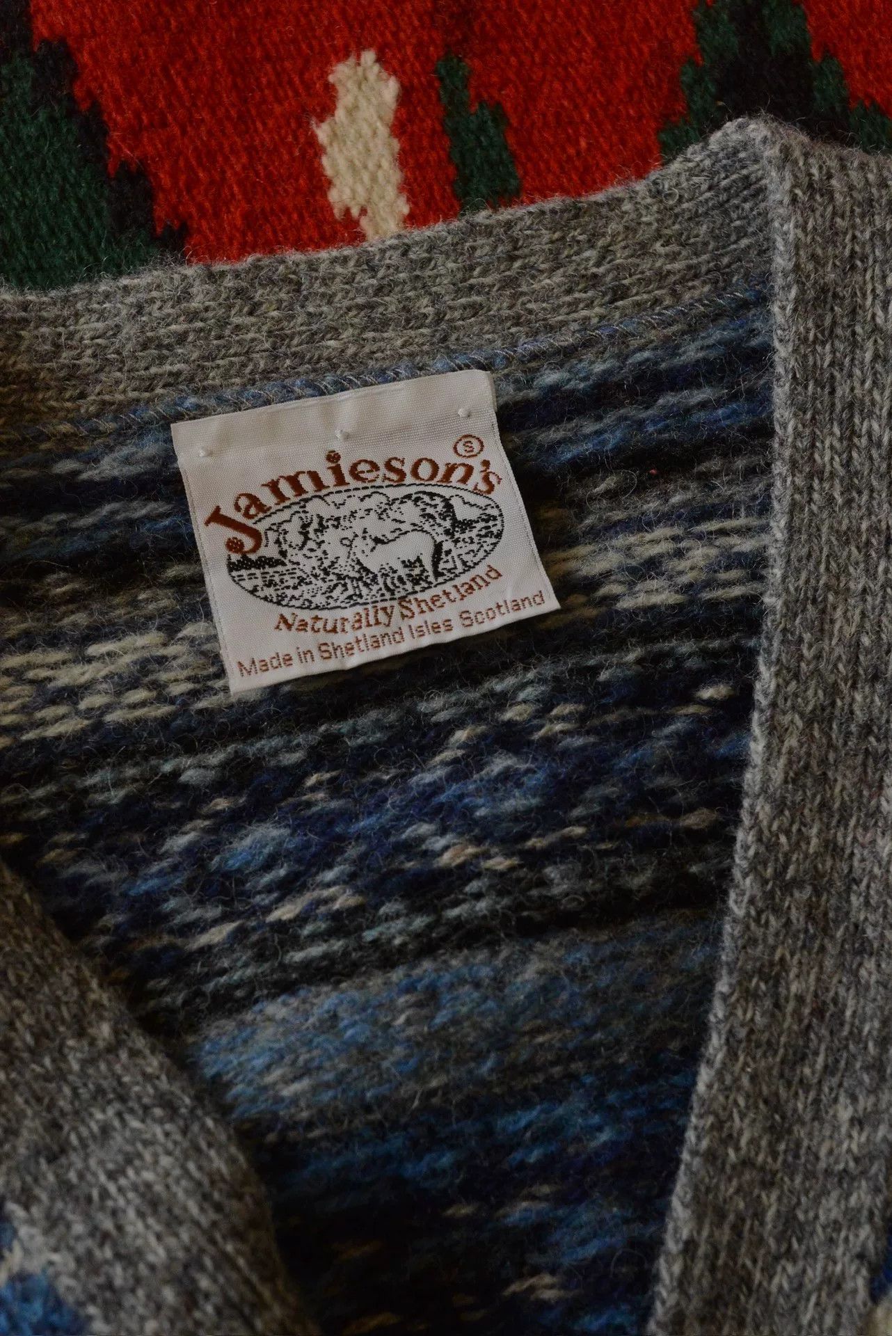 Vintage Vintage 1990s Jamieson's Shetland Wool Cardigan Size M / US 6-8 / IT 42-44 - 9 Thumbnail