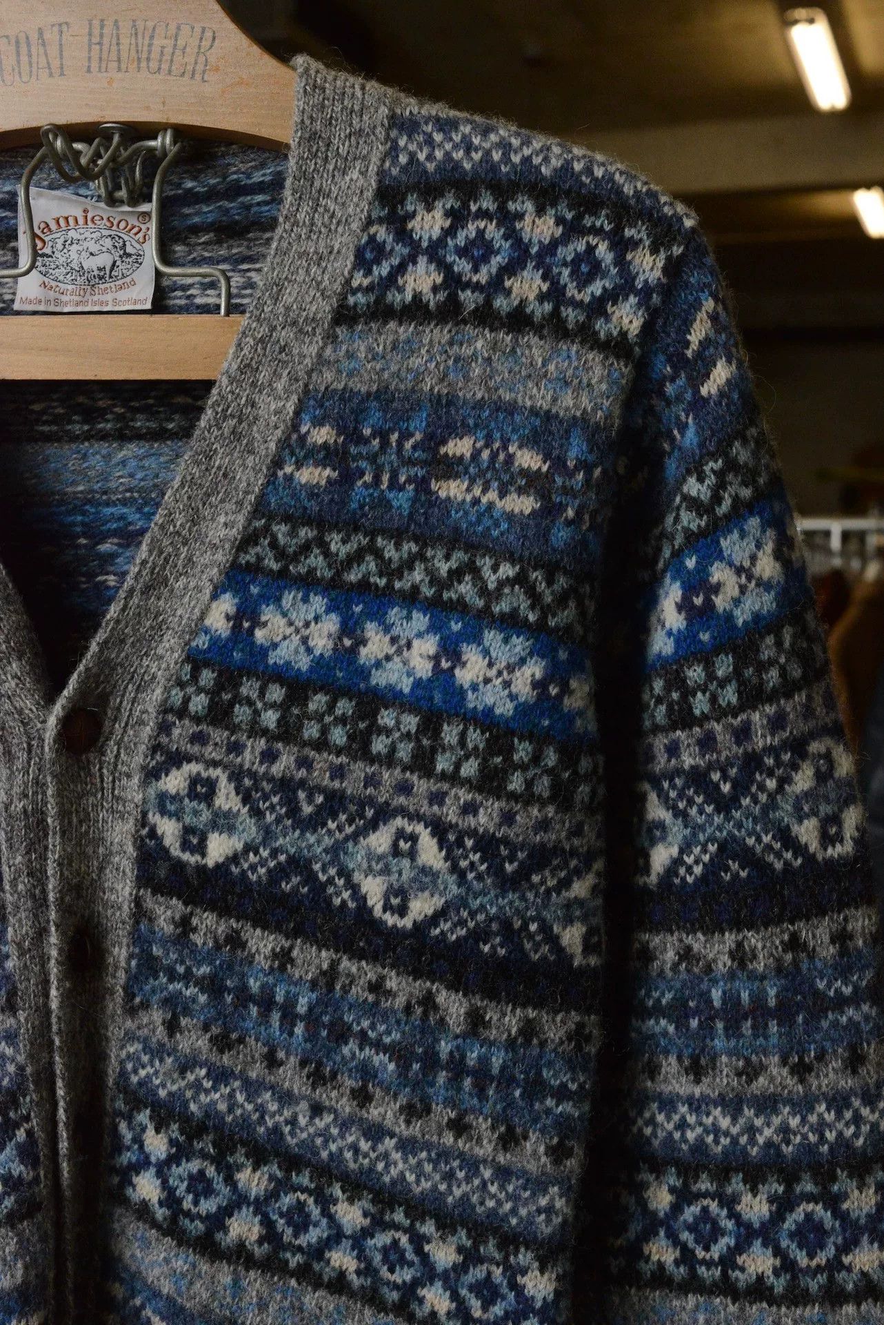 Vintage Vintage 1990s Jamieson's Shetland Wool Cardigan Size M / US 6-8 / IT 42-44 - 3 Thumbnail