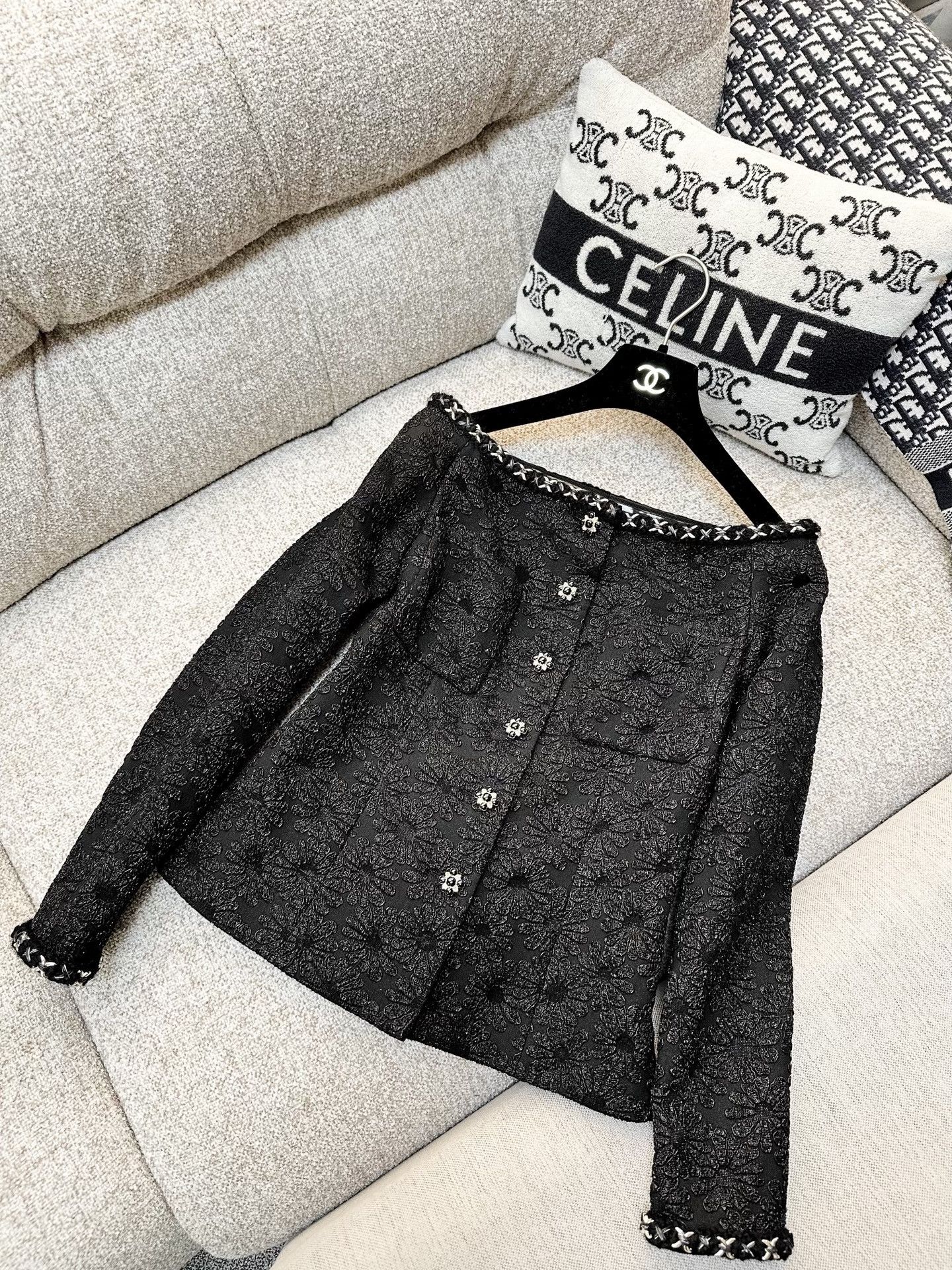 Chanel Chanel 21A Black Off-Shoulder Jacket Size XXS / US 00 / IT 34 - 2 Thumbnail