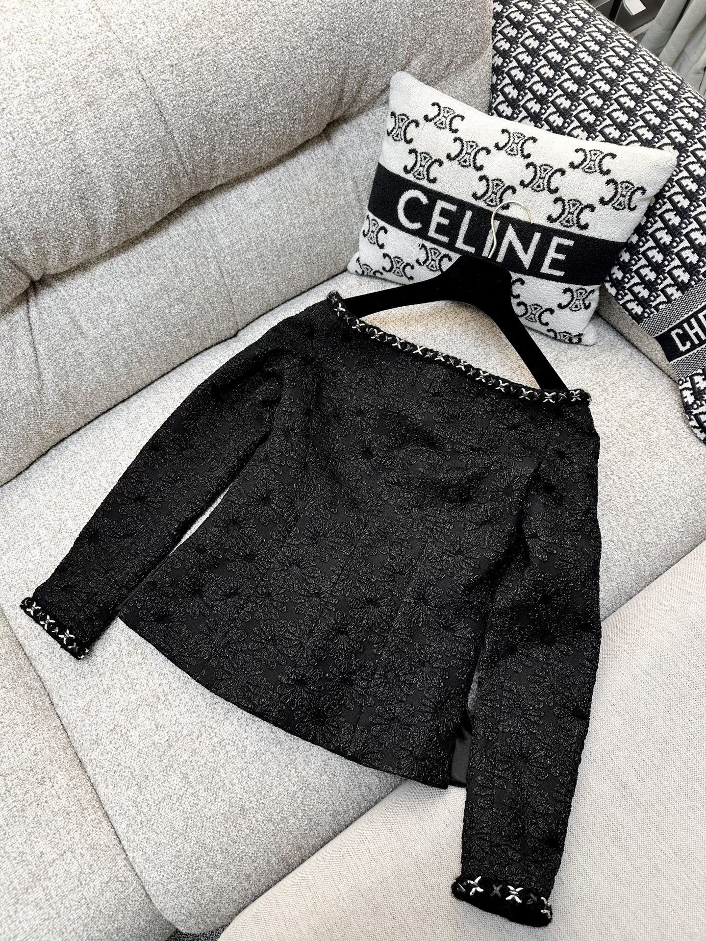 Chanel Chanel 21A Black Off-Shoulder Jacket Size XXS / US 00 / IT 34 - 3 Thumbnail