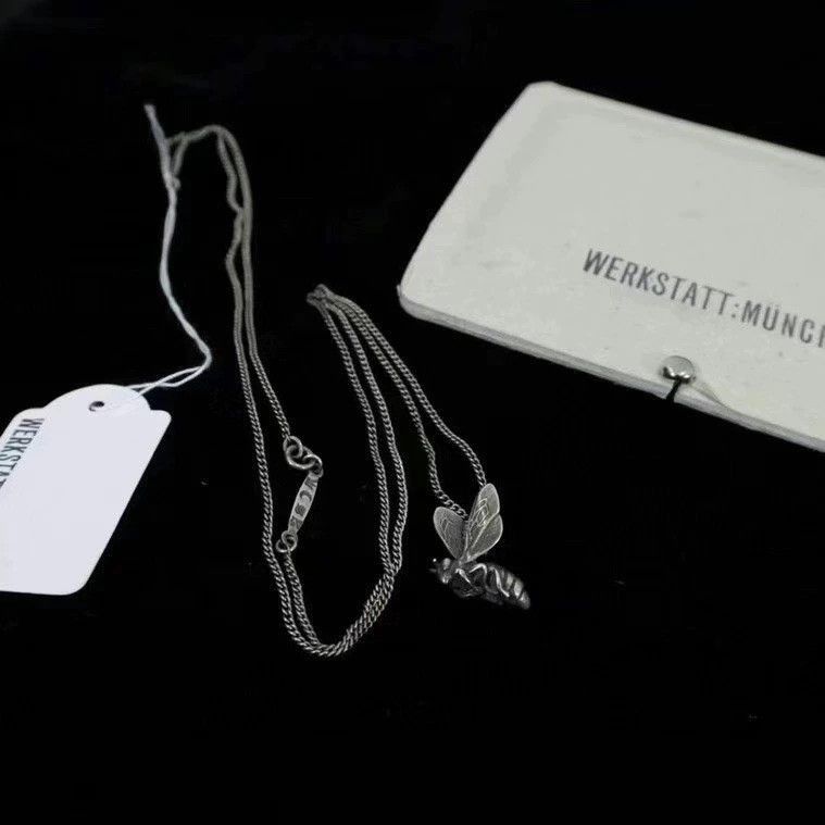 Werkstatt Munchen Silver Bee Pendant Necklace Size ONE SIZE - 2 Thumbnail