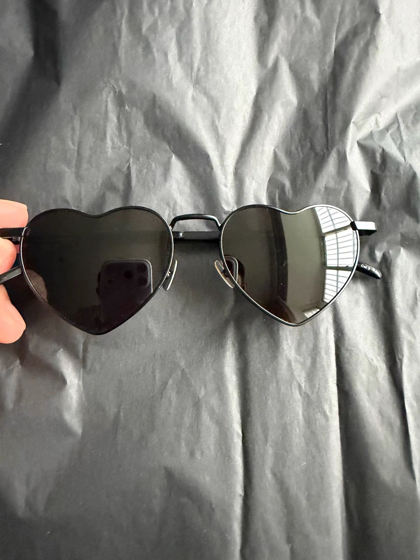 Saint Laurent Paris Heart-Shaped Black Sunglasses Size ONE SIZE - 5 Thumbnail