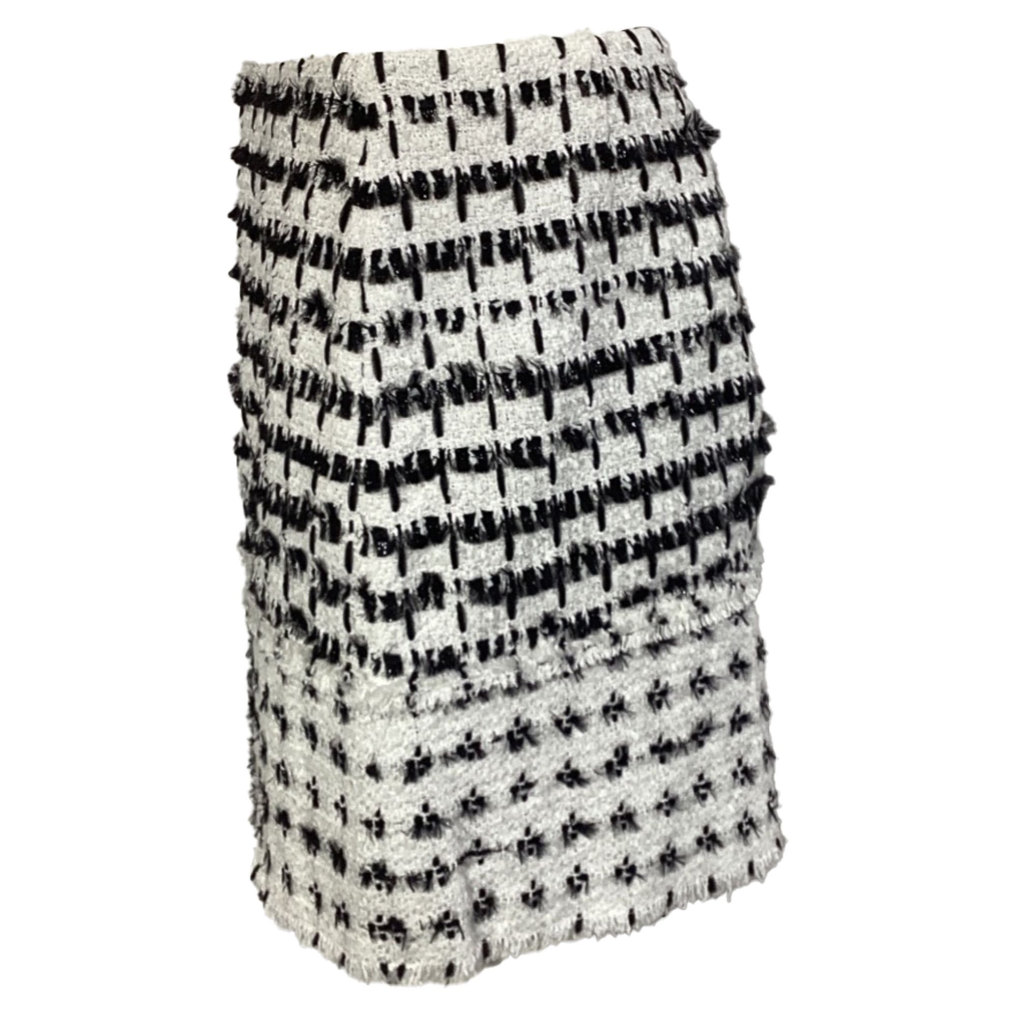 Erdem Erdem Tweed Mini Skirt in White Wool Size 25" / US 0 / IT 36 - 2 Thumbnail