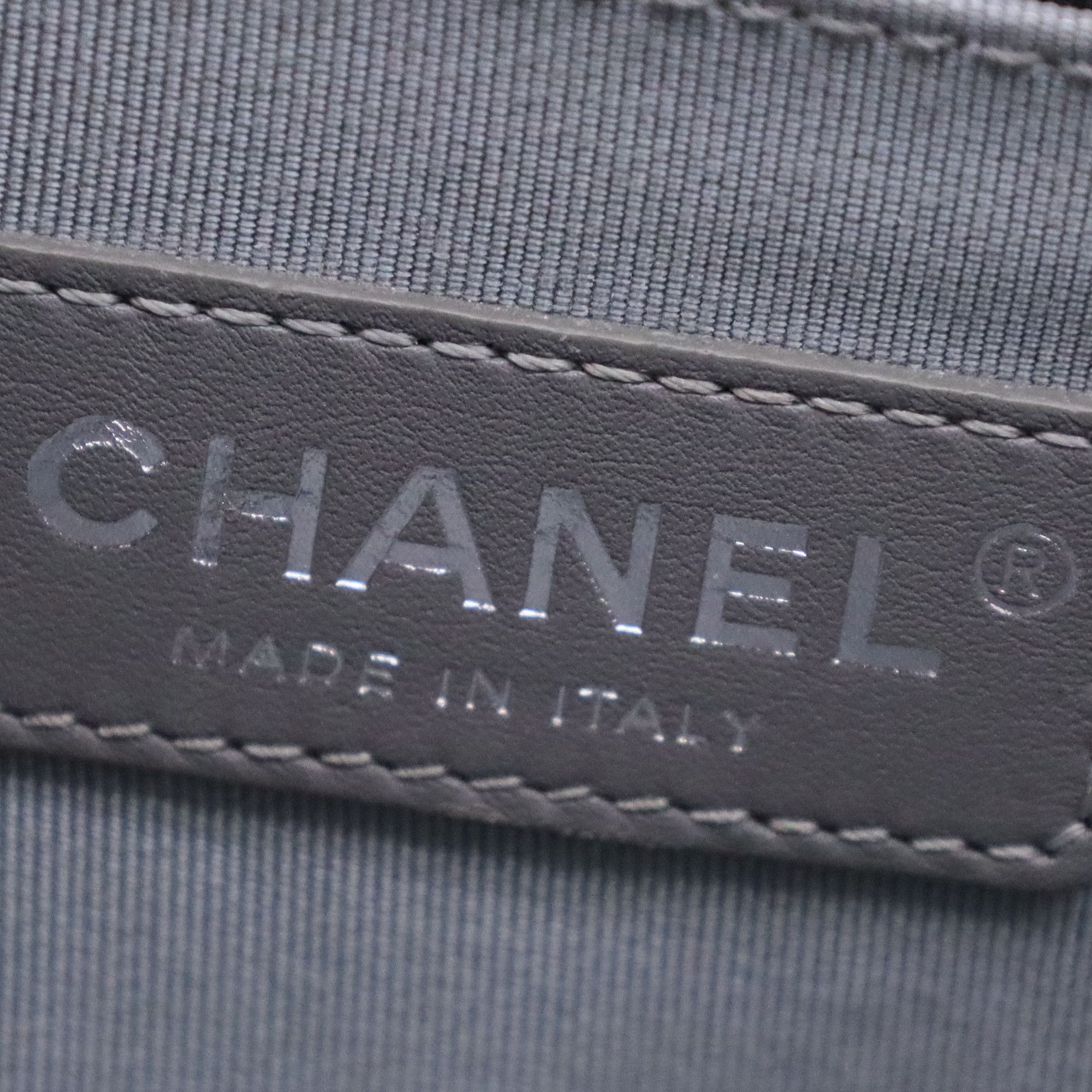 Chanel Chanel Small Boy Flap Shoulder Bag in Grey Calf Leather Size ONE SIZE - 6 Thumbnail