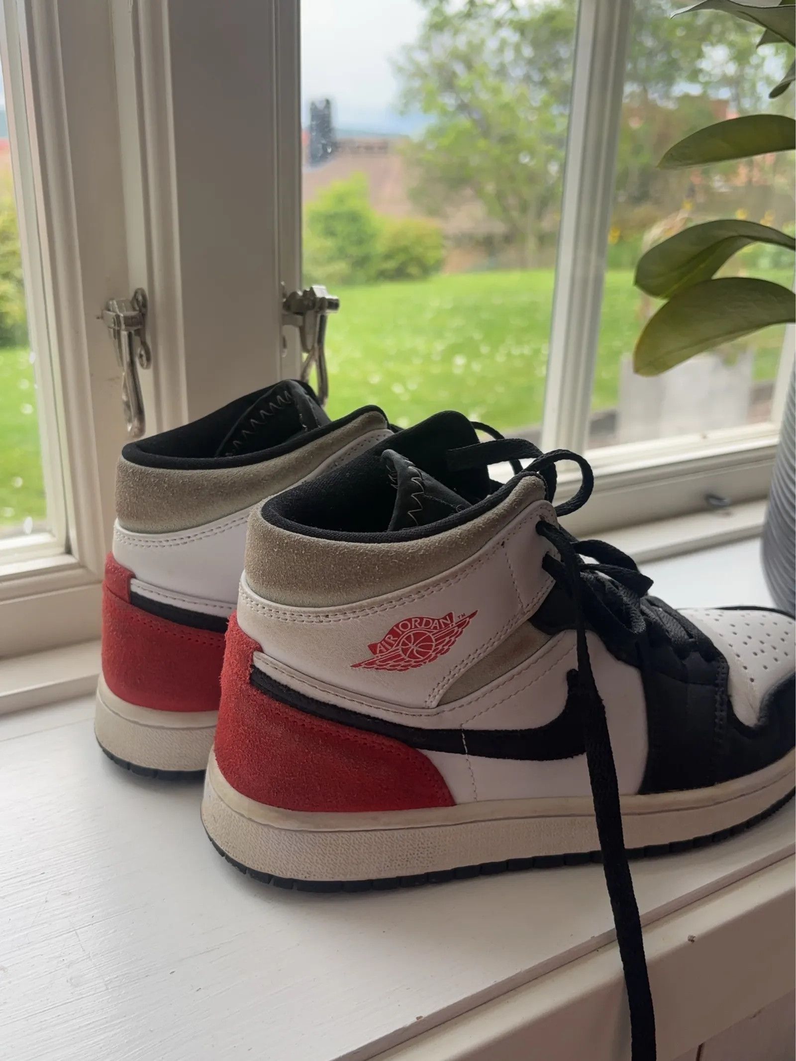 Nike Nike Air jordan Sneakers Size US 7.5 / IT 37.5 - 2 Thumbnail