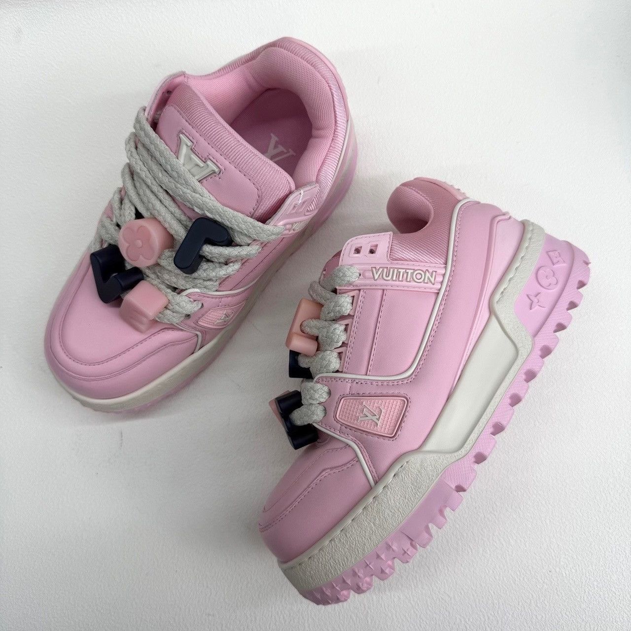 Louis Vuitton Louis Vuitton Trainer Maxi Sneakers Pink Size 36 Size US 6 / IT 36 - 9 Thumbnail
