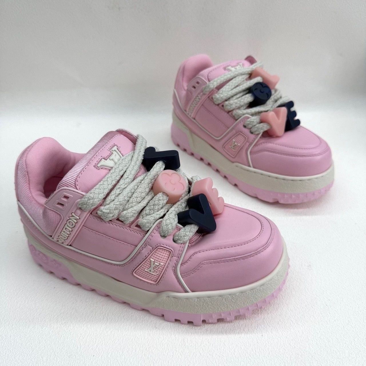 Louis Vuitton Louis Vuitton Trainer Maxi Sneakers Pink Size 36 Size US 6 / IT 36 - 4 Thumbnail