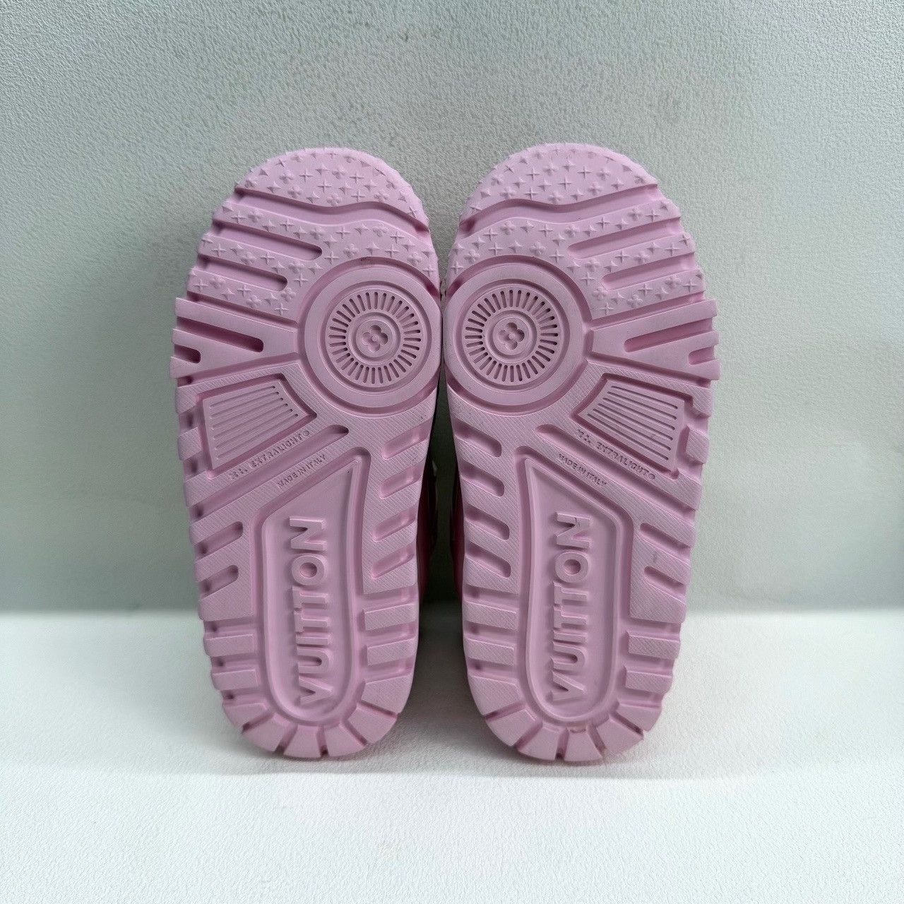Louis Vuitton Louis Vuitton Trainer Maxi Sneakers Pink Size 36 Size US 6 / IT 36 - 8 Thumbnail