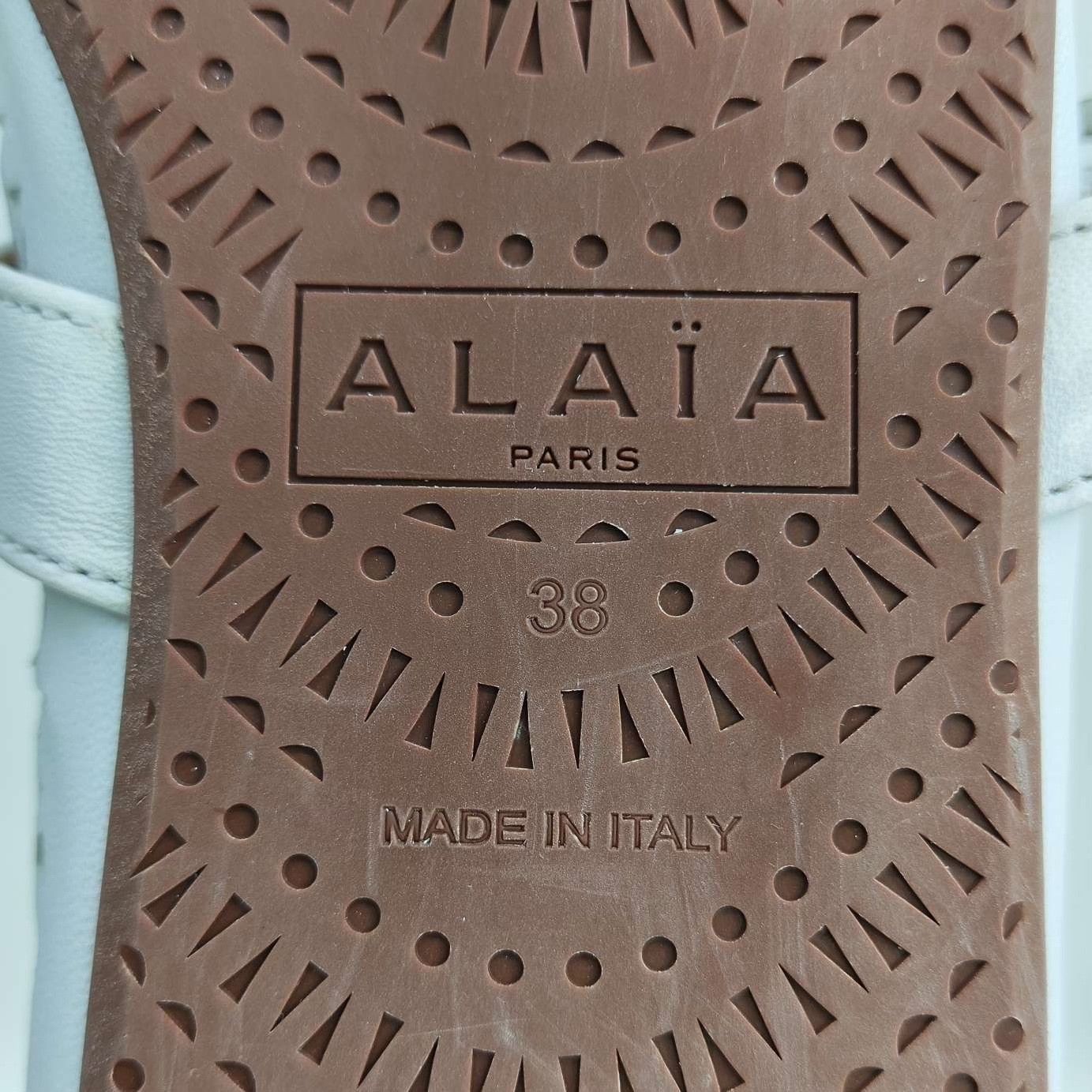 Alaia Alaia White Laser-Cut Flat Shoes Size 38 Size US 8 / IT 38 - 7 Thumbnail