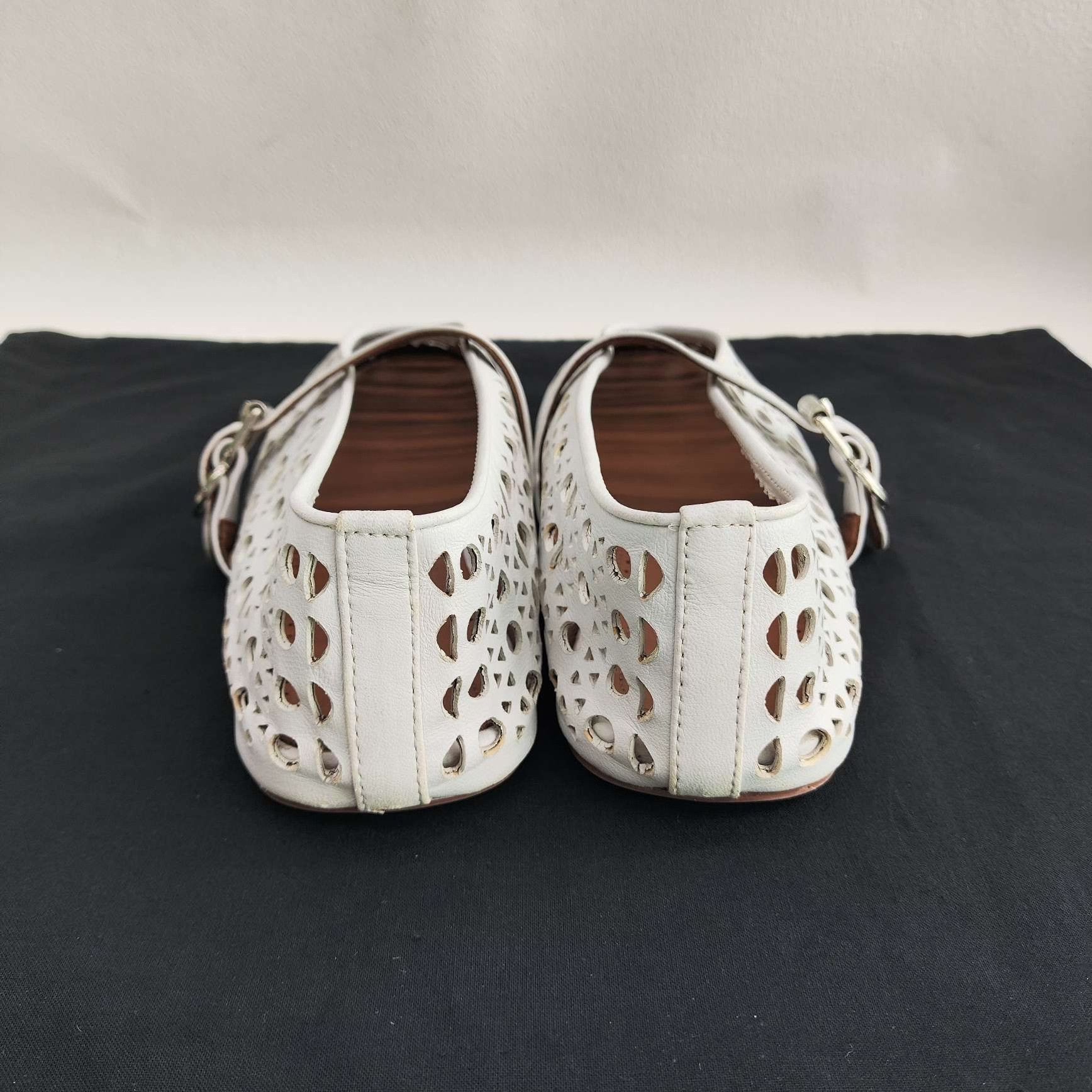 Alaia Alaia White Laser-Cut Flat Shoes Size 38 Size US 8 / IT 38 - 6 Thumbnail
