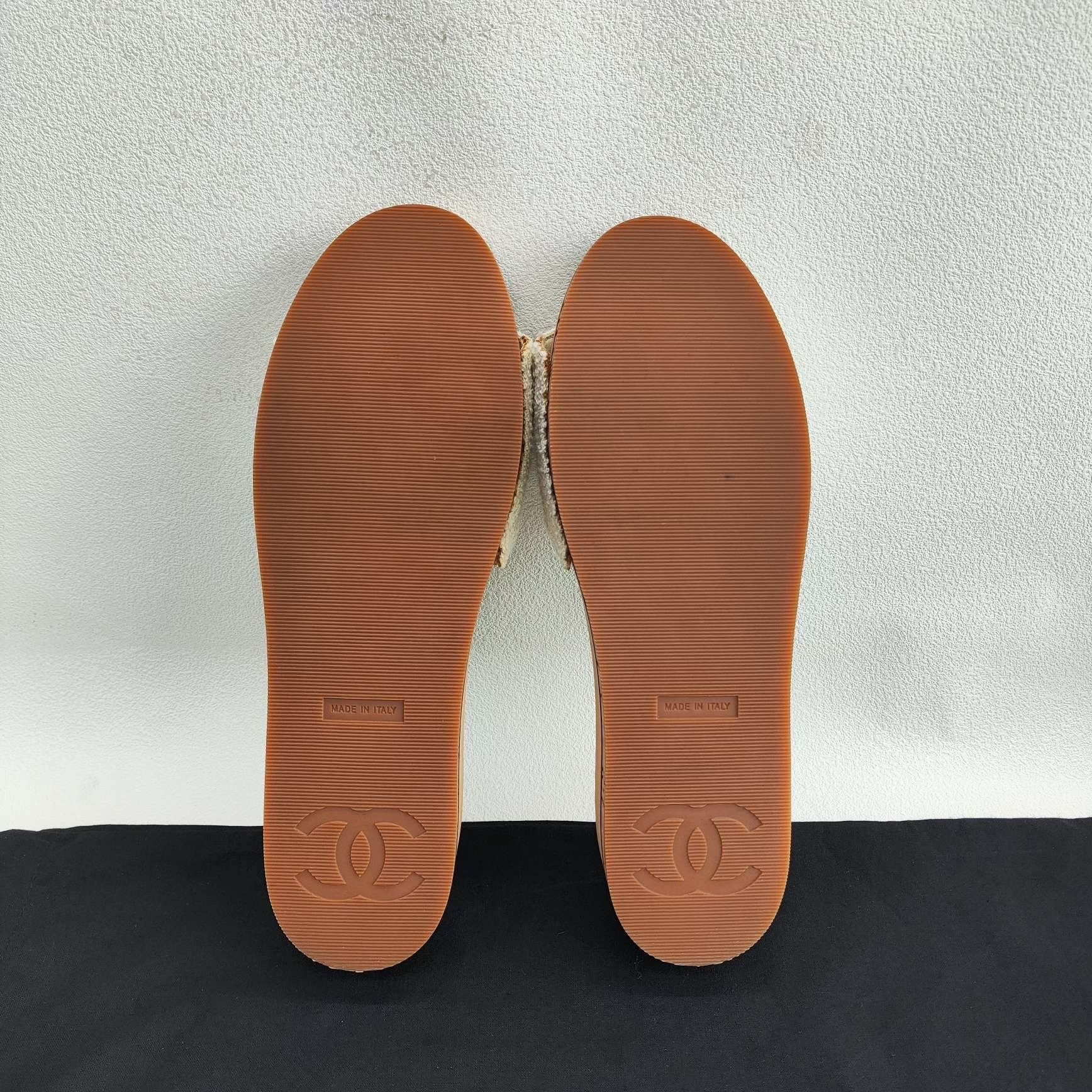 Chanel Chanel Tweed Logo Slides Size 39/40 Size US 9 / IT 39 - 7 Thumbnail