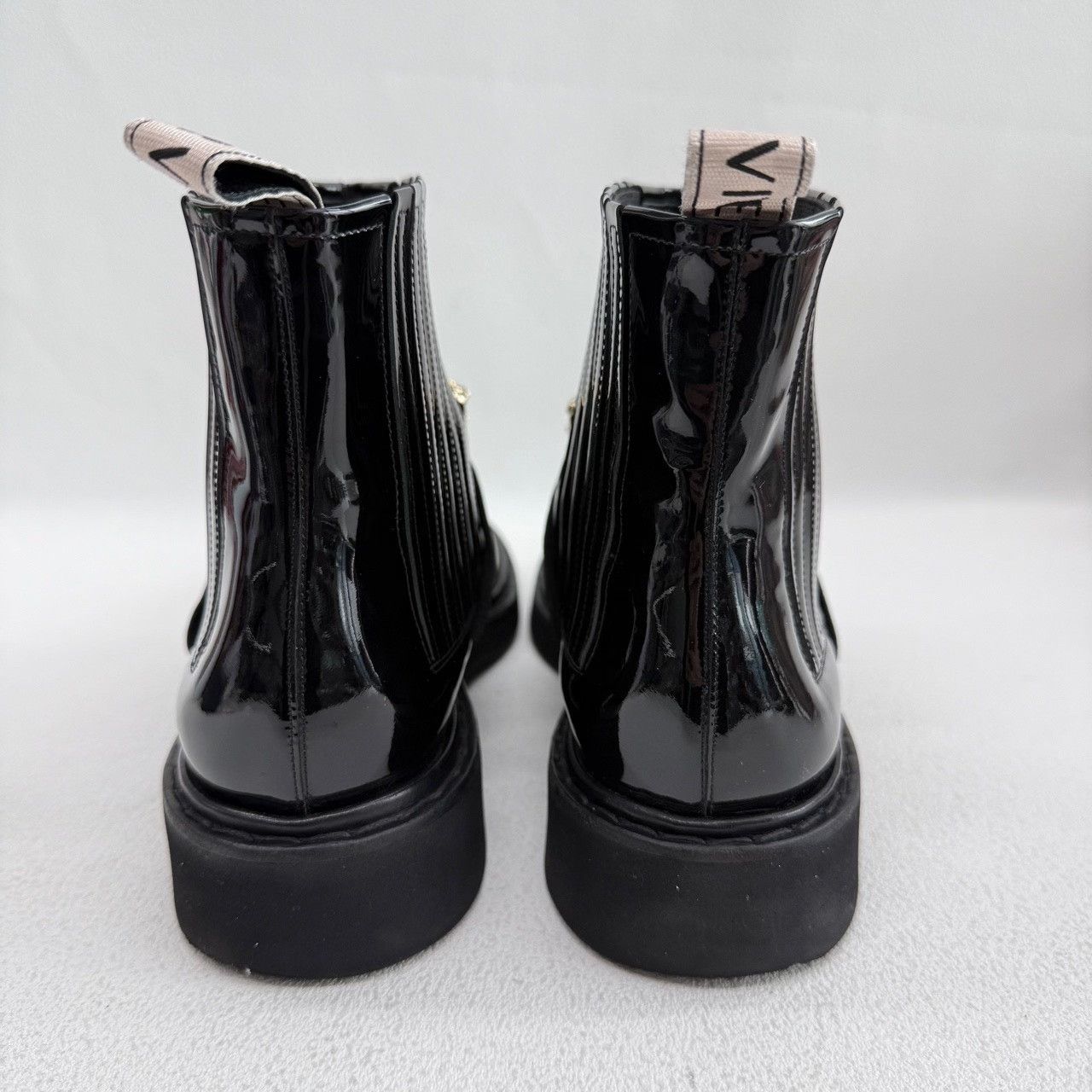 Roger Vivier Roger Vivier Crystal Buckle Patent Chelsea Boots Size 37.5 Size US 7.5 / IT 37.5 - 6 Thumbnail