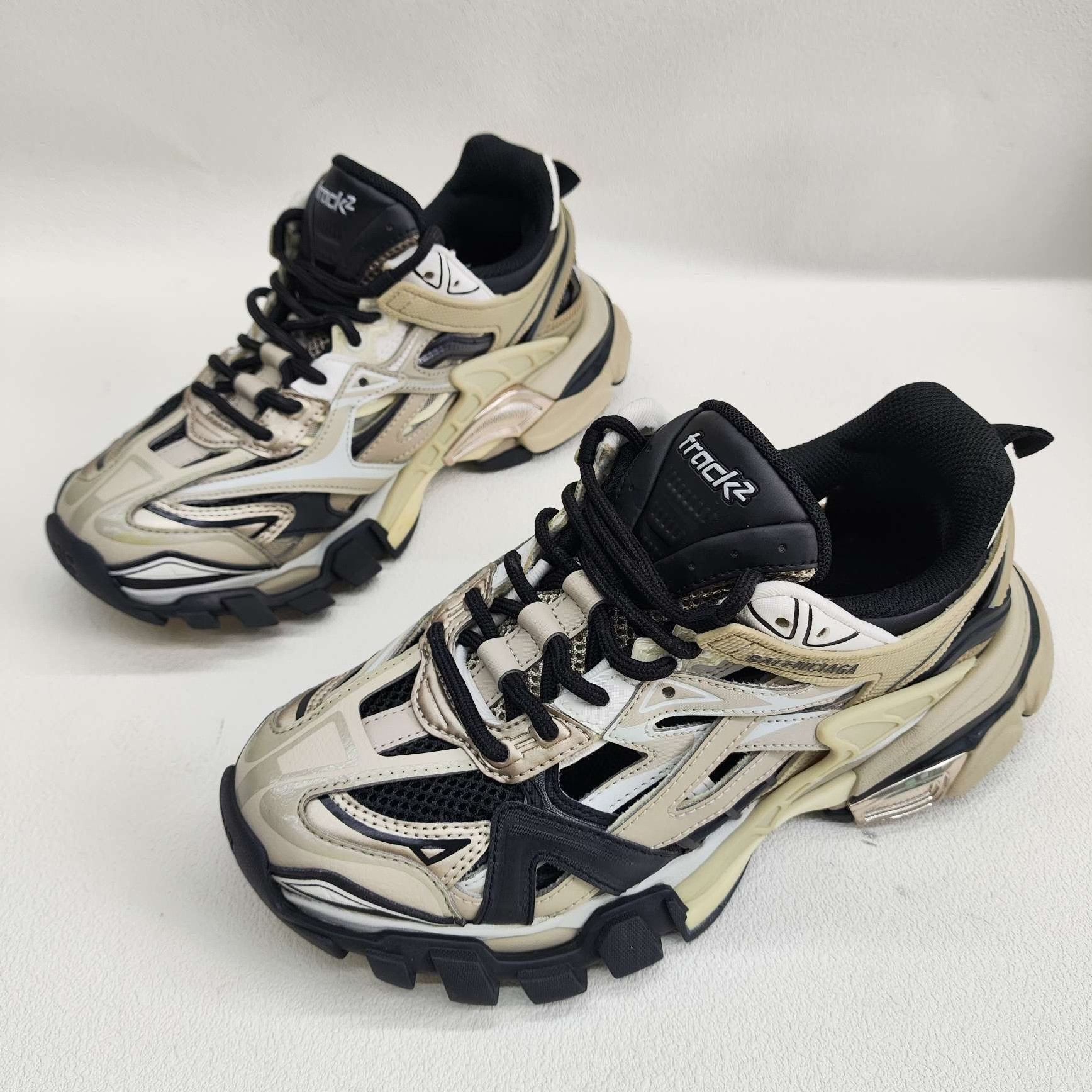 Balenciaga Balenciaga Track 2.0 Sneakers Size 36 Size US 6 / IT 36 - 2 Thumbnail