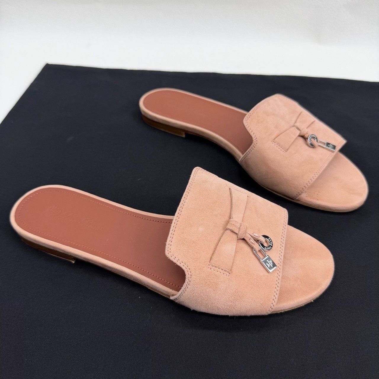 Loro Piana Loro Piana Summer Charms Suede Sandals Size 37.5 Size US 7.5 / IT 37.5 - 4 Thumbnail