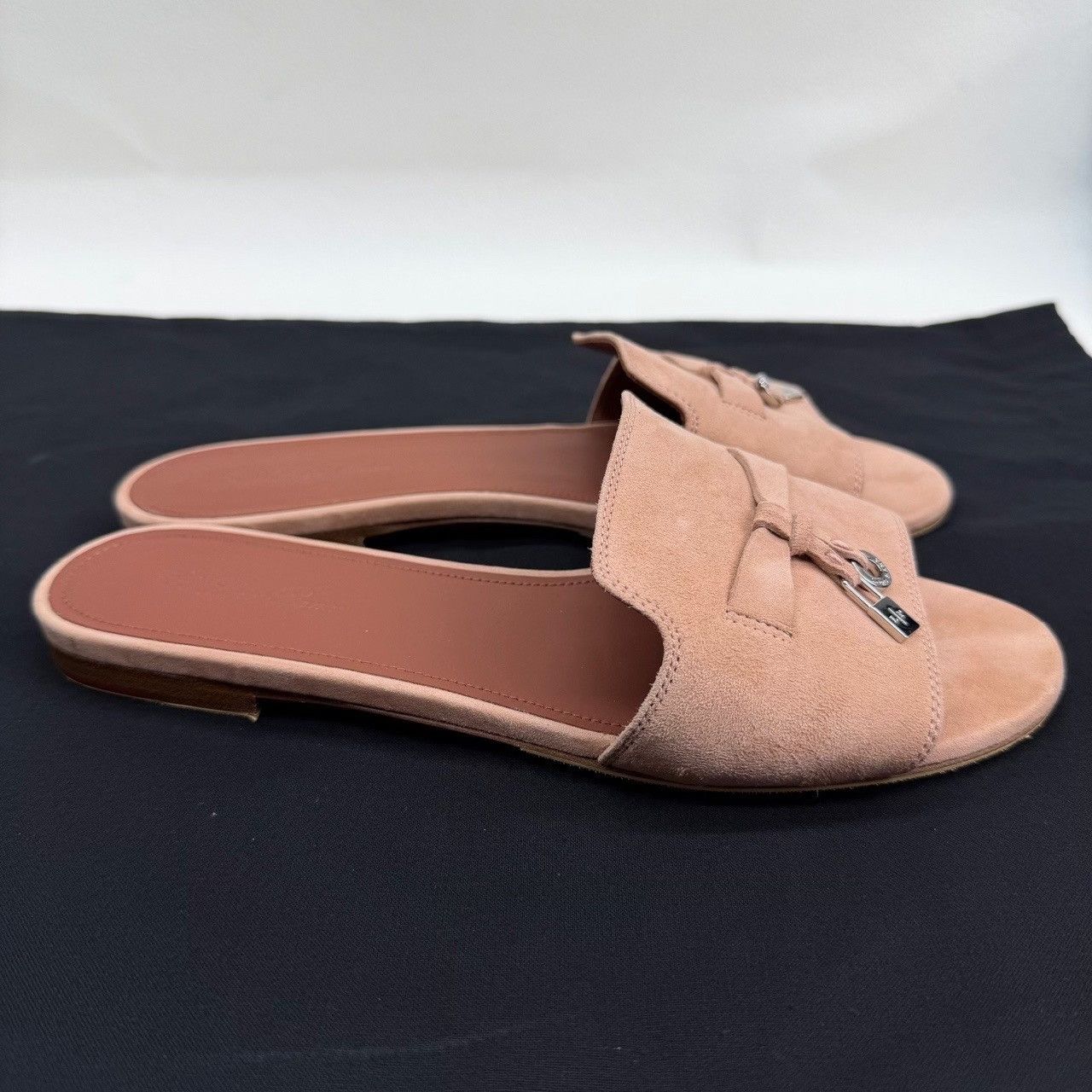 Loro Piana Loro Piana Summer Charms Suede Sandals Size 37.5 Size US 7.5 / IT 37.5 - 5 Thumbnail