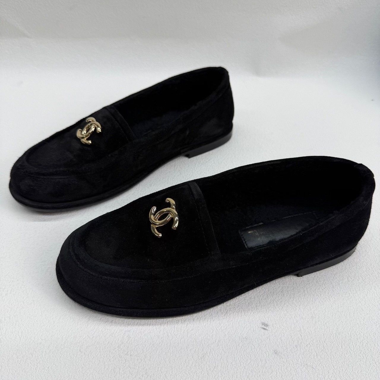 Chanel Chanel Suede CC Loafers Size 36.5 Size US 6.5 / IT 36.5 - 2 Thumbnail