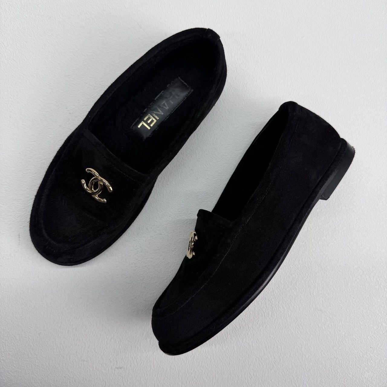 Chanel Chanel Suede CC Loafers Size 36.5 Size US 6.5 / IT 36.5 - 9 Thumbnail