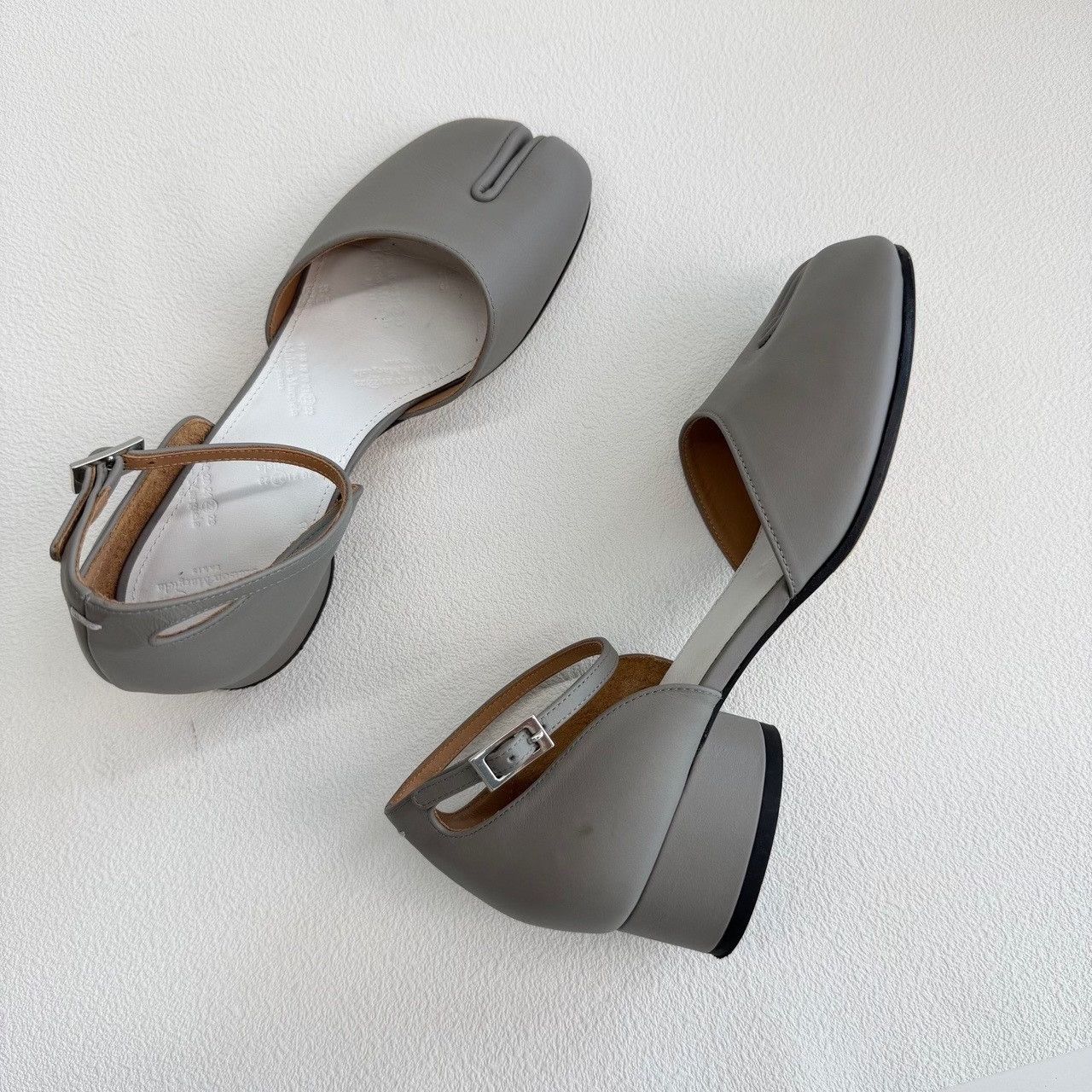 Maison Margiela Maison Margiela Tabi Grey Strap Heels Size 36 Size US 6 / IT 36 - 9 Thumbnail