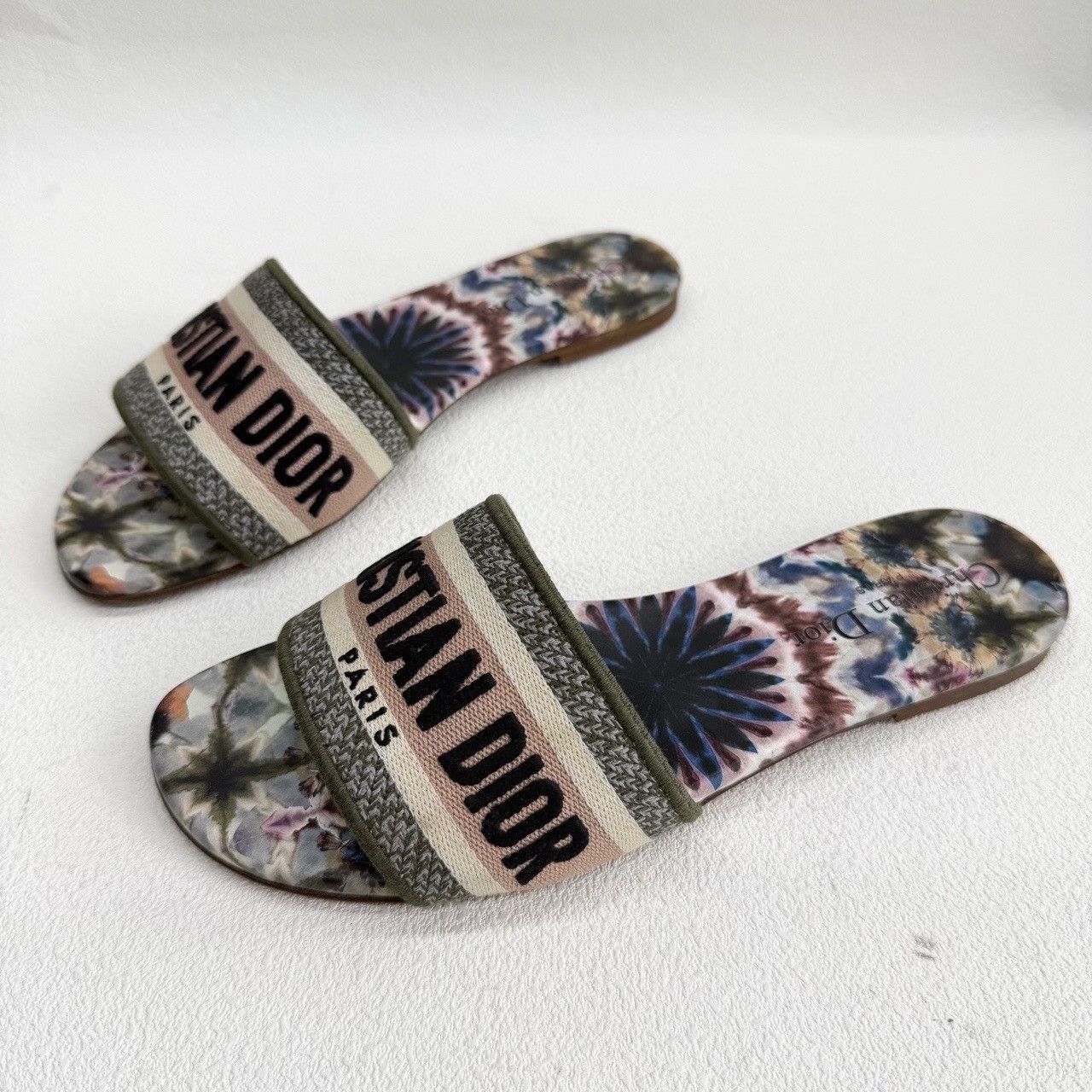 Dior Dior Tie-Dye Embroidered Slides Size 37 Size US 7 / IT 37 - 2 Thumbnail