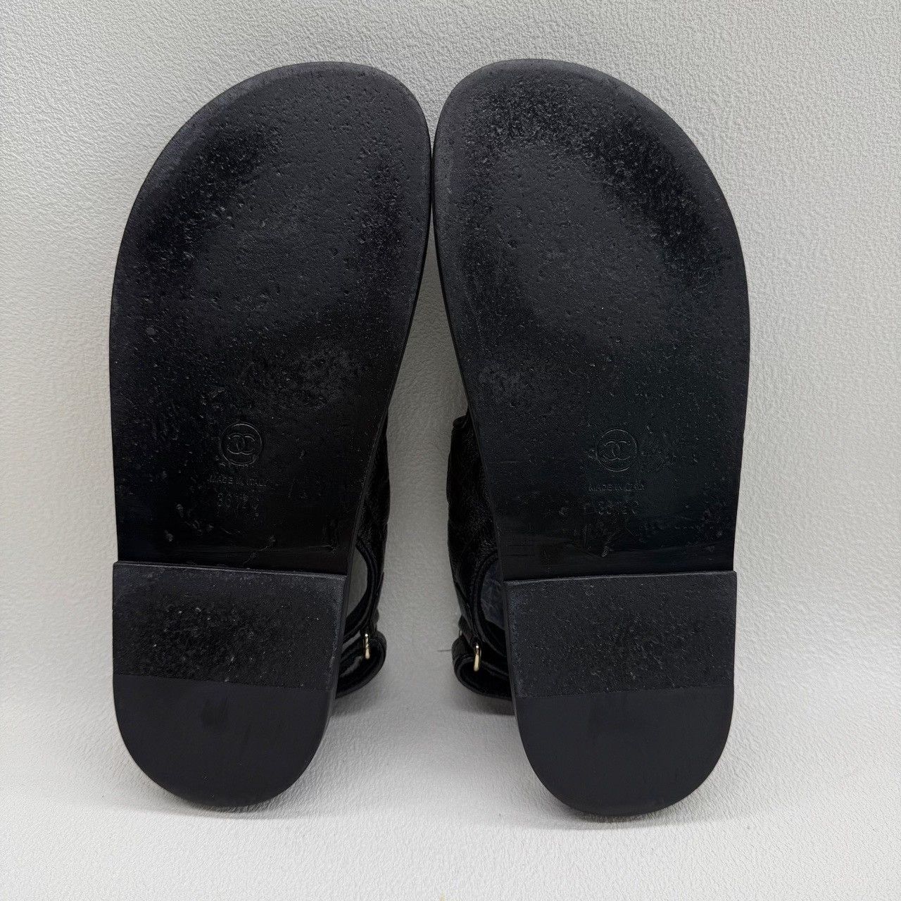Chanel Chanel Quilted Leather CC Logo Sandals Size 36.5 Size US 6.5 / IT 36.5 - 8 Thumbnail