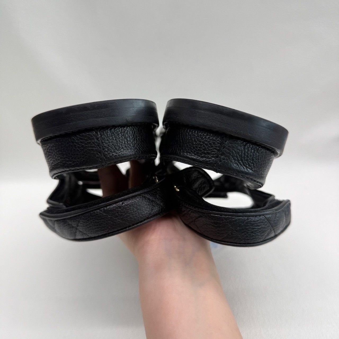 Chanel Chanel Quilted Leather CC Logo Sandals Size 36.5 Size US 6.5 / IT 36.5 - 7 Thumbnail
