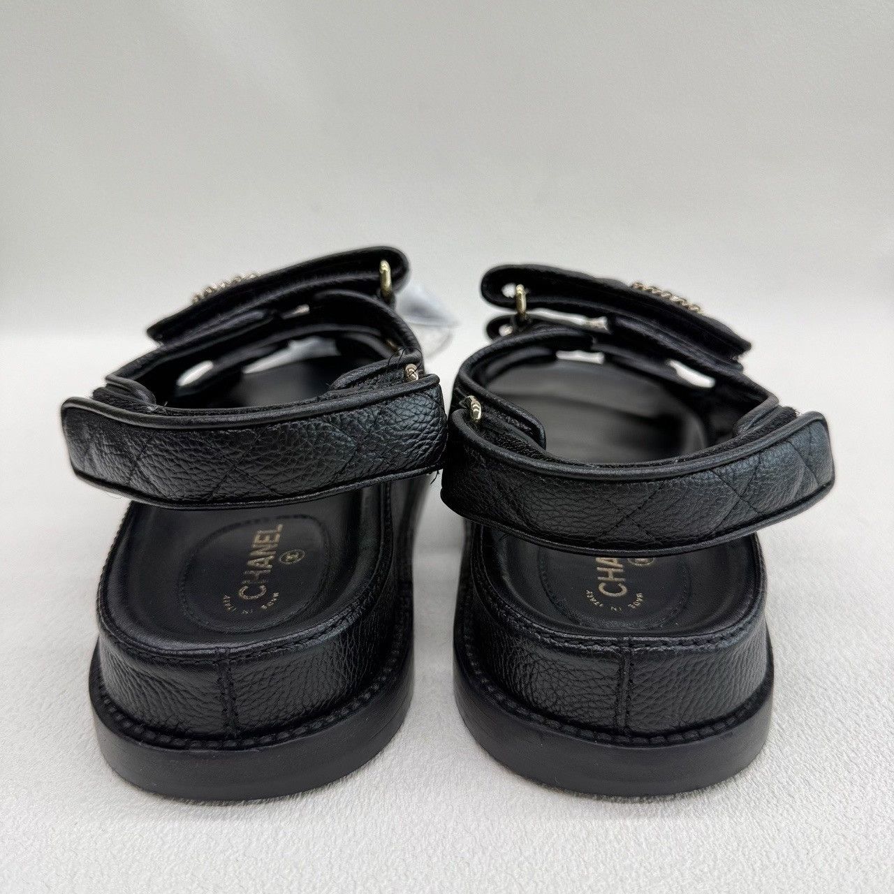 Chanel Chanel Quilted Leather CC Logo Sandals Size 36.5 Size US 6.5 / IT 36.5 - 6 Thumbnail