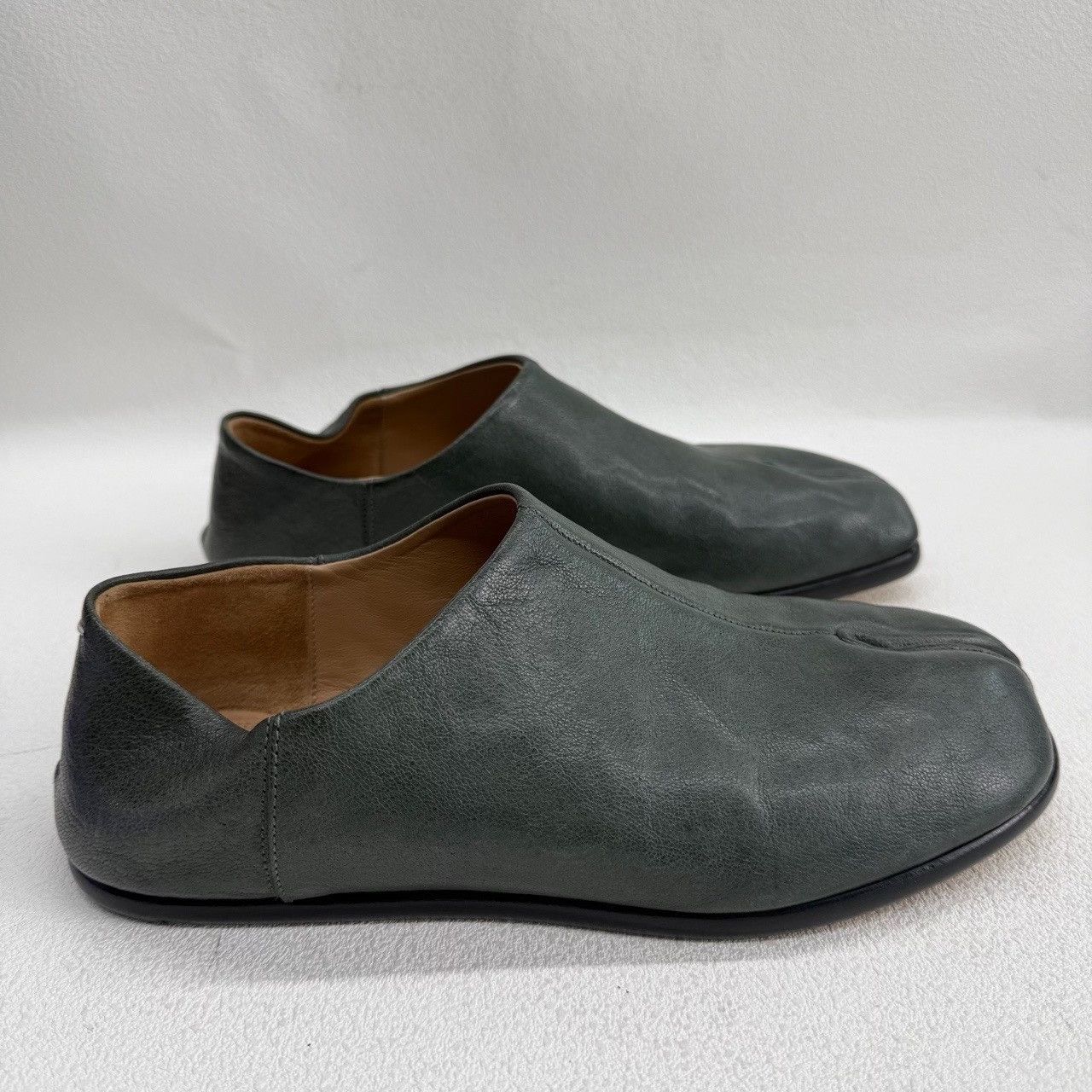 Maison Margiela Maison Margiela Tabi Leather Slip Ons Size 7 Size US 7 / EU 40 - 5 Thumbnail